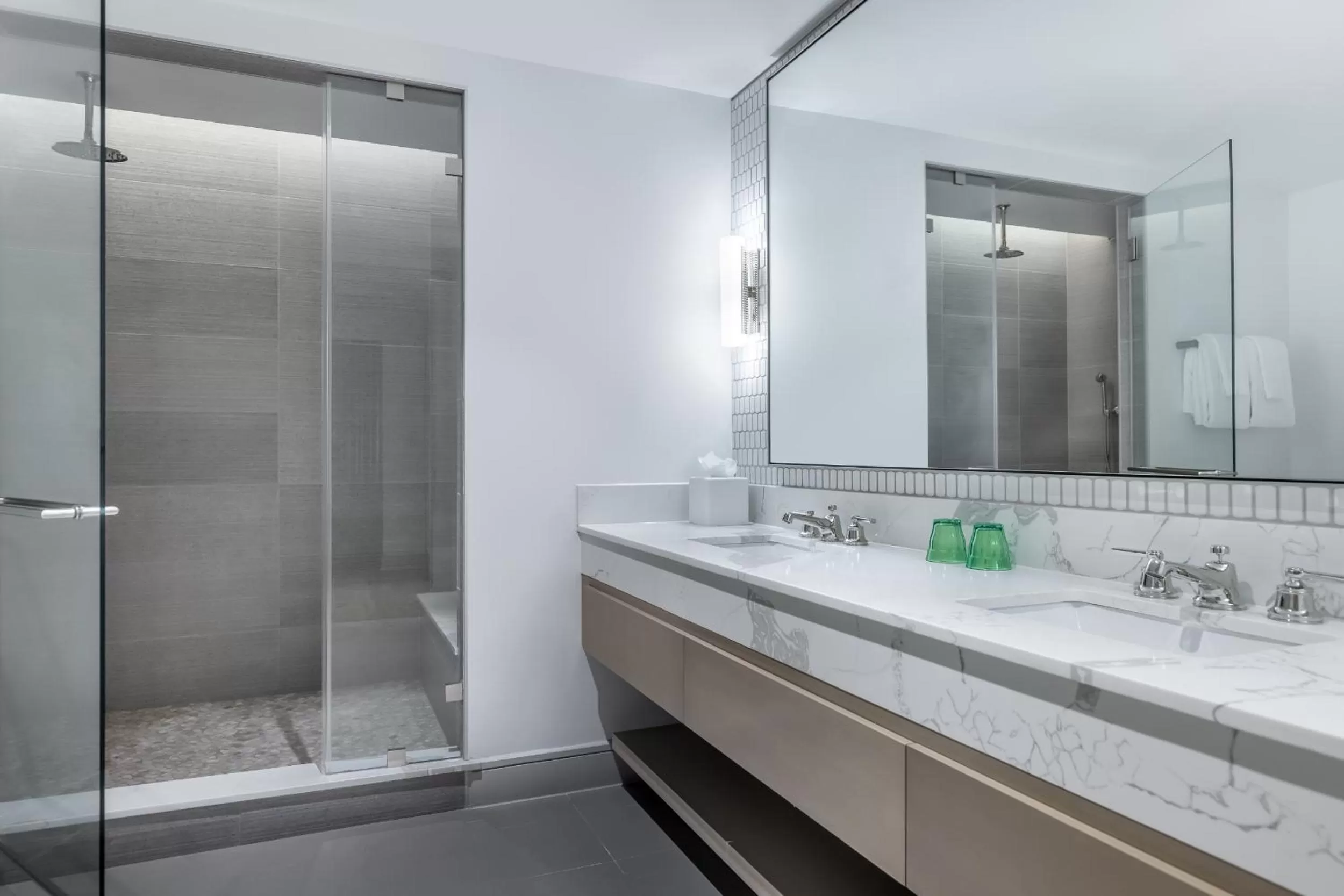 Shower in La Colombe d'Or Hotel