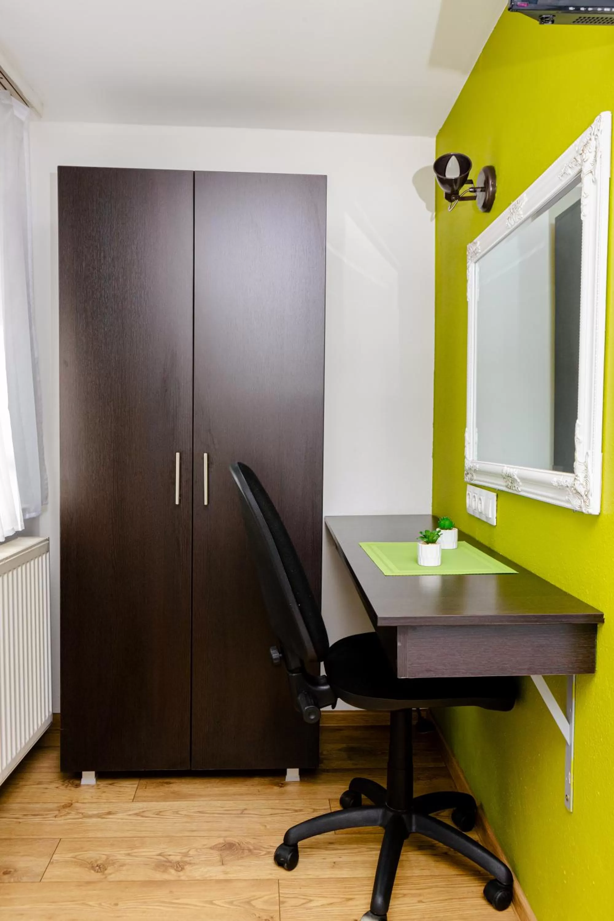 Bedroom, Bathroom in Pensiunea Pictorilor