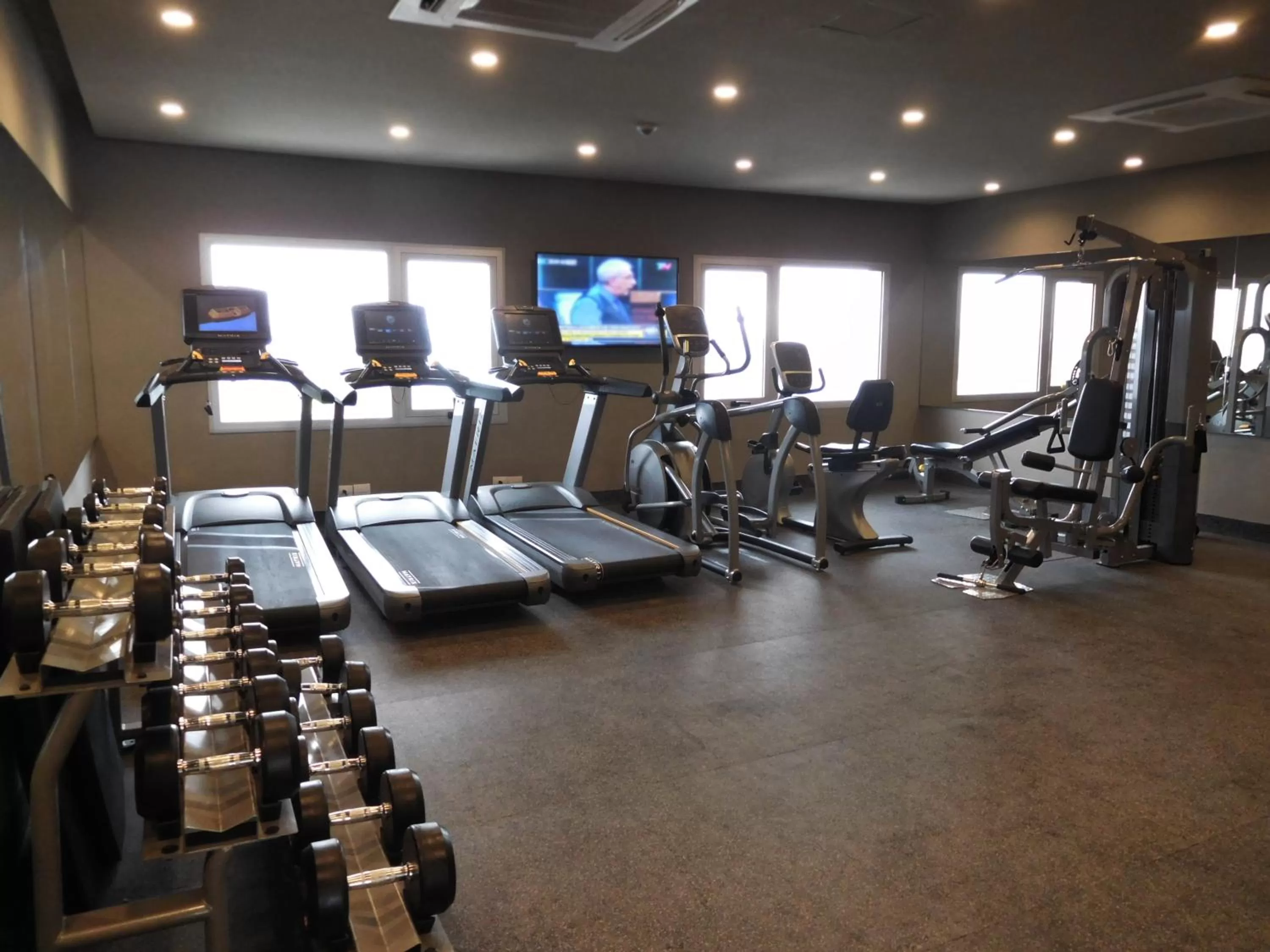 Fitness centre/facilities in Dazzler by Wyndham Asuncion