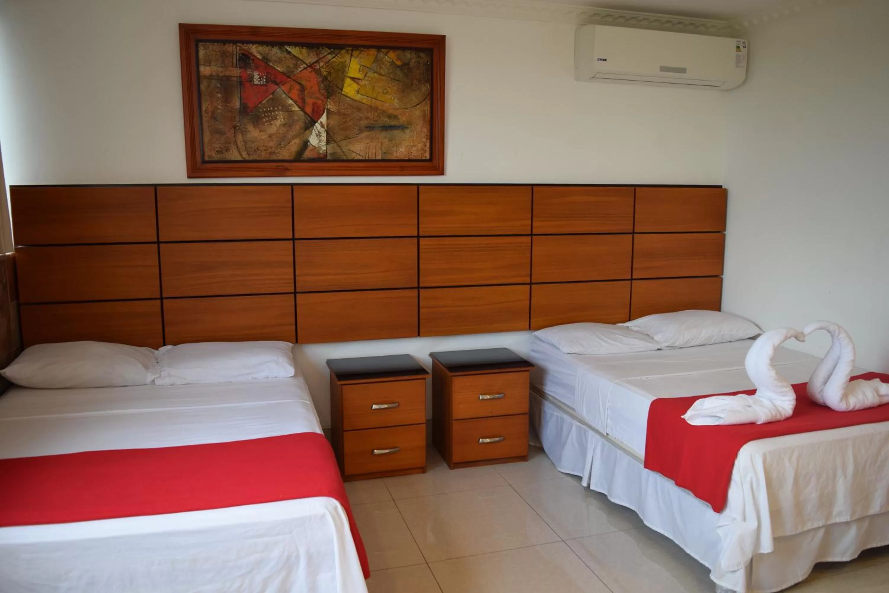 Photo of the whole room, Bed in Hotel Apart Guayaquil Aeropuerto