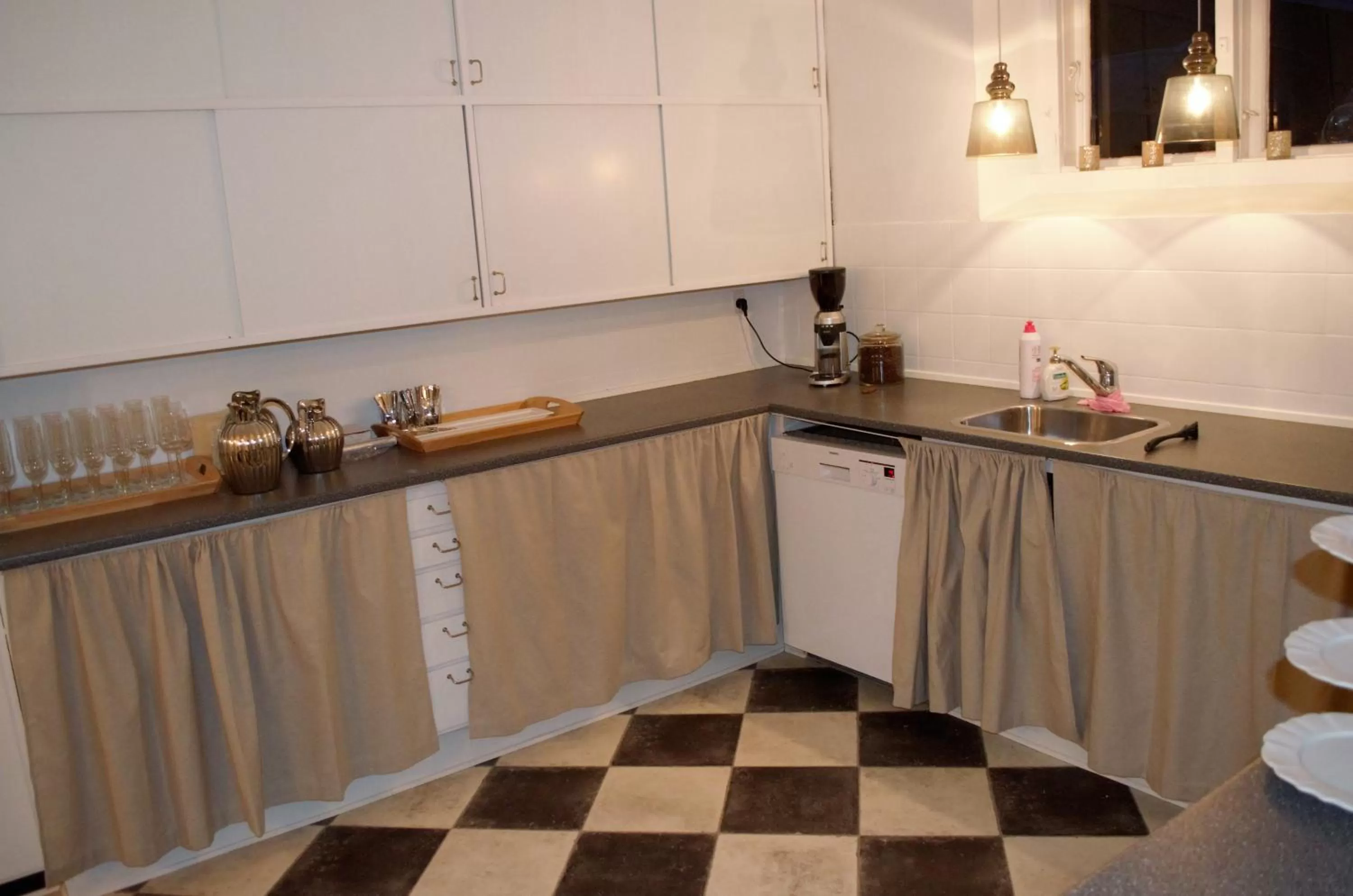 Coffee/tea facilities, Kitchen/Kitchenette in Ny Kirstineberg Gods Bed & Breakfast