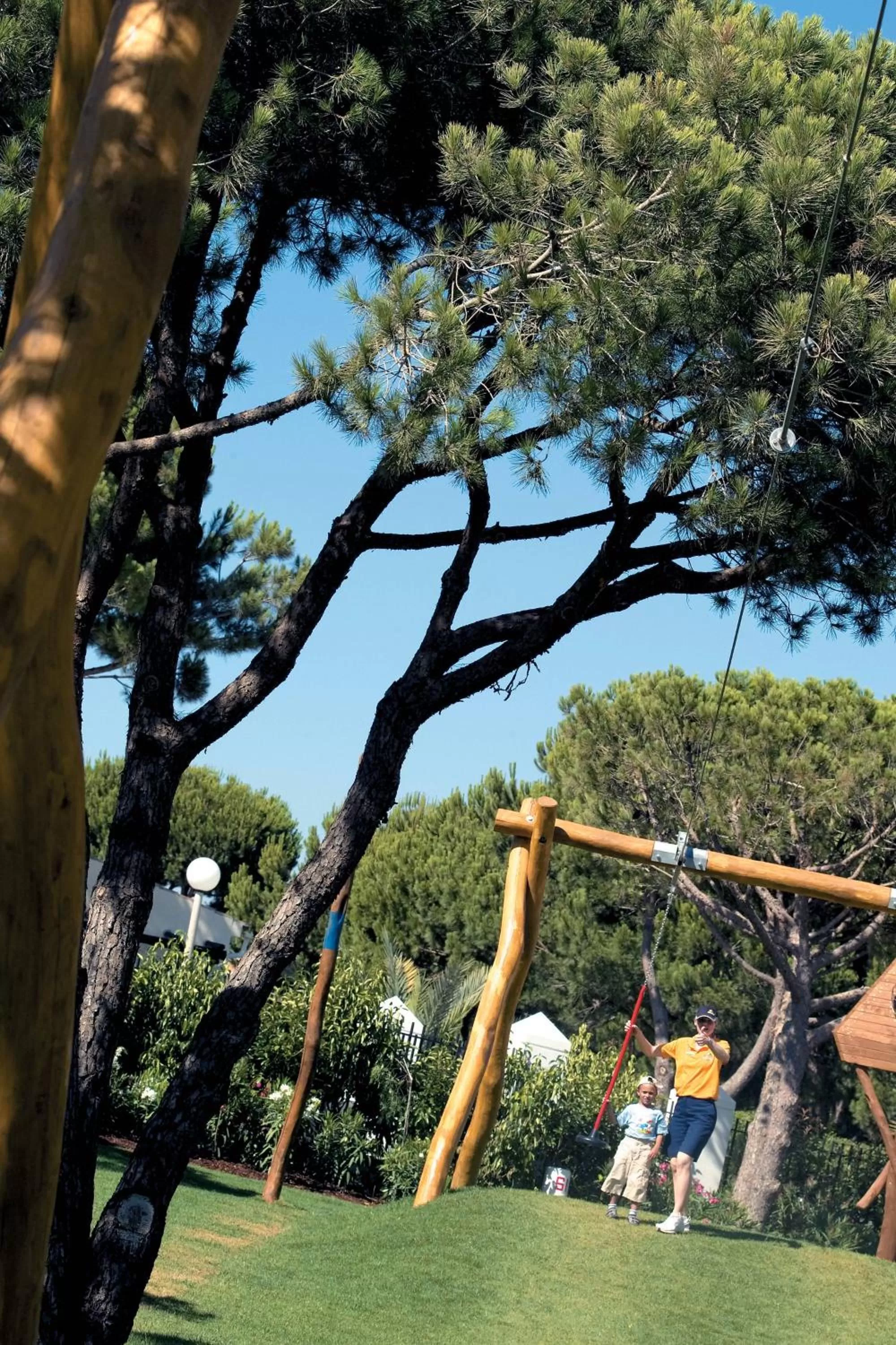 Communal lounge/ TV room in Vilamoura Garden Hotel