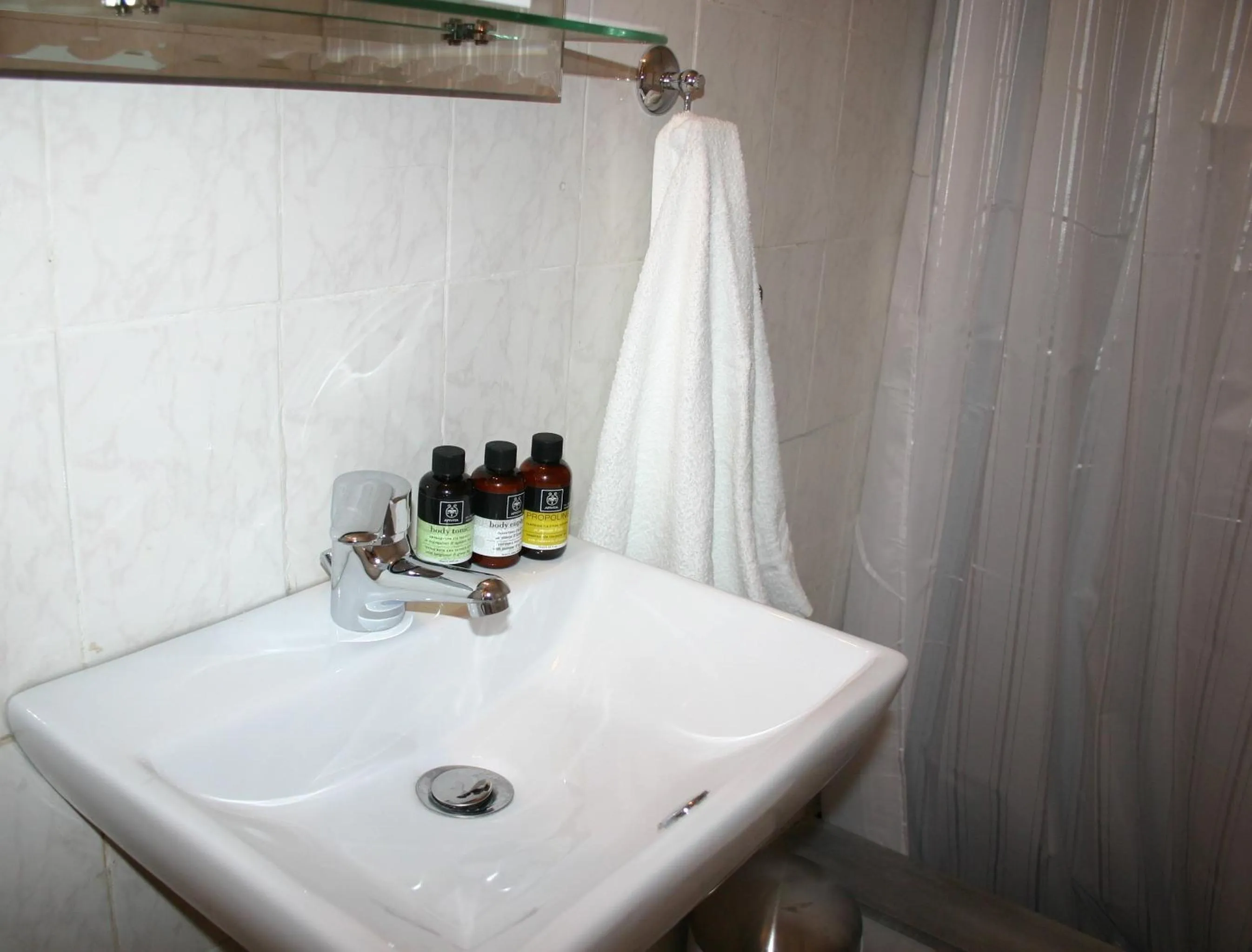 Bathroom in Evdokia Hotel