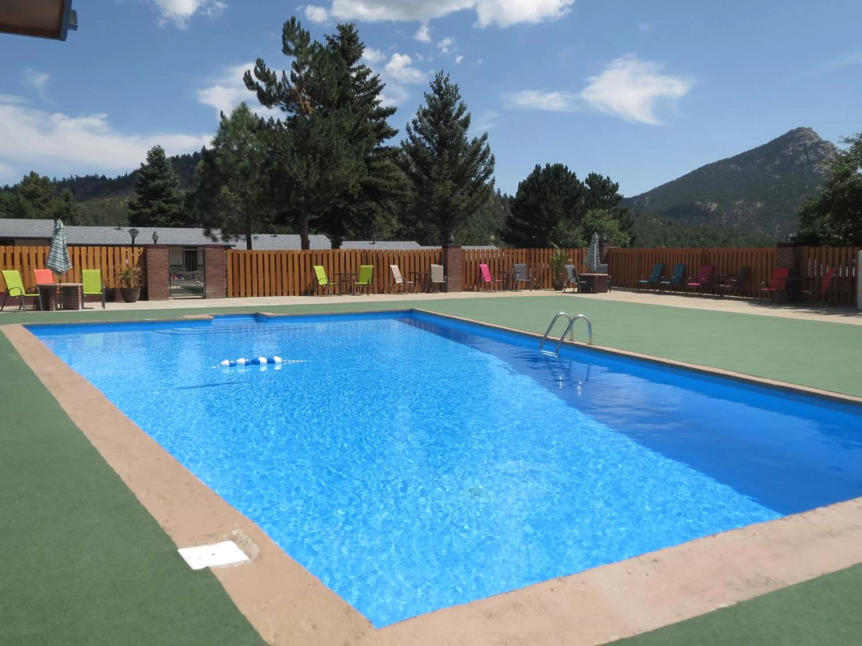 Swimming pool in Murphy's Resort