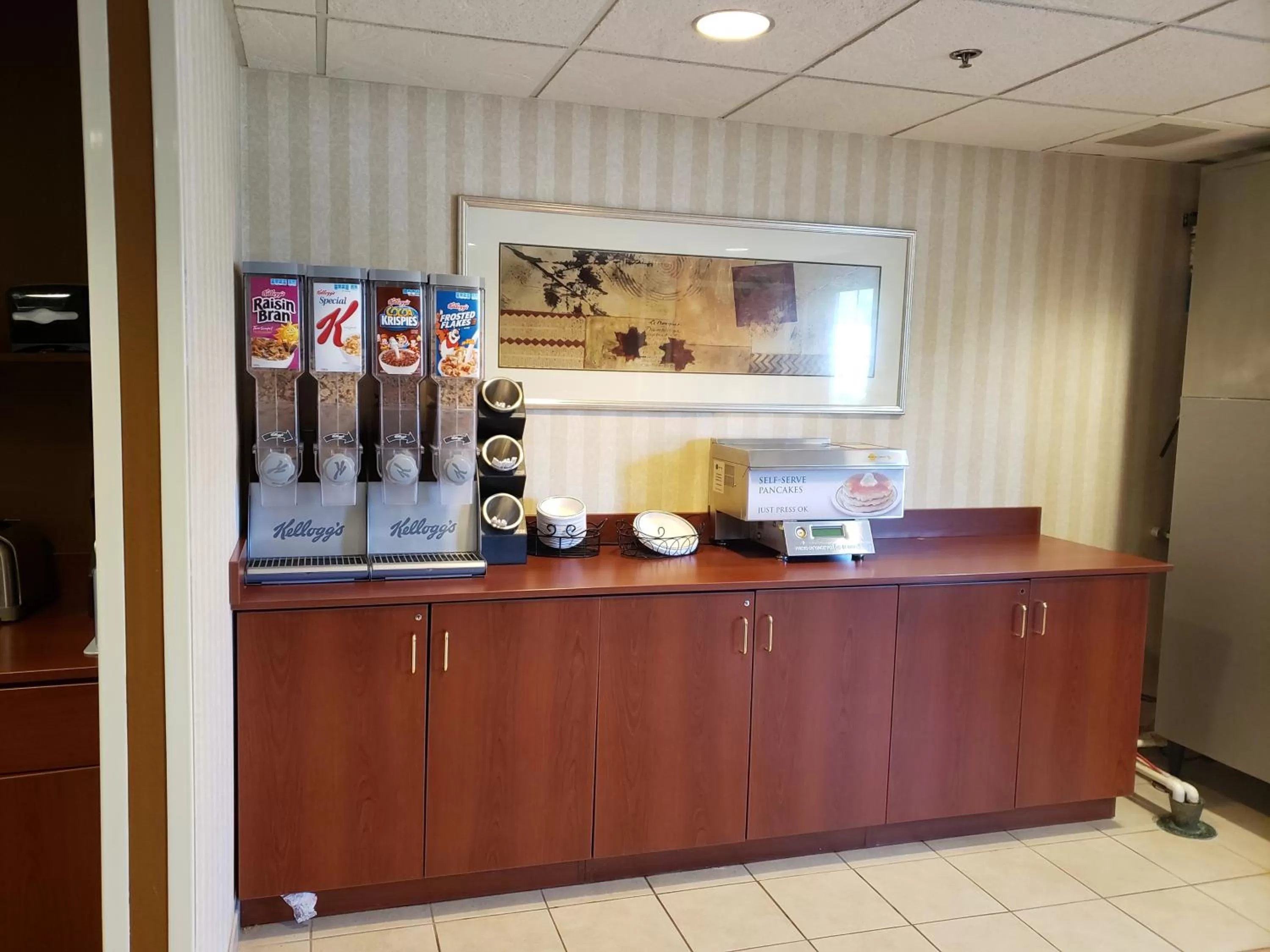 Breakfast in Microtel Inn & Suites by Wyndham Dover New Hampshire