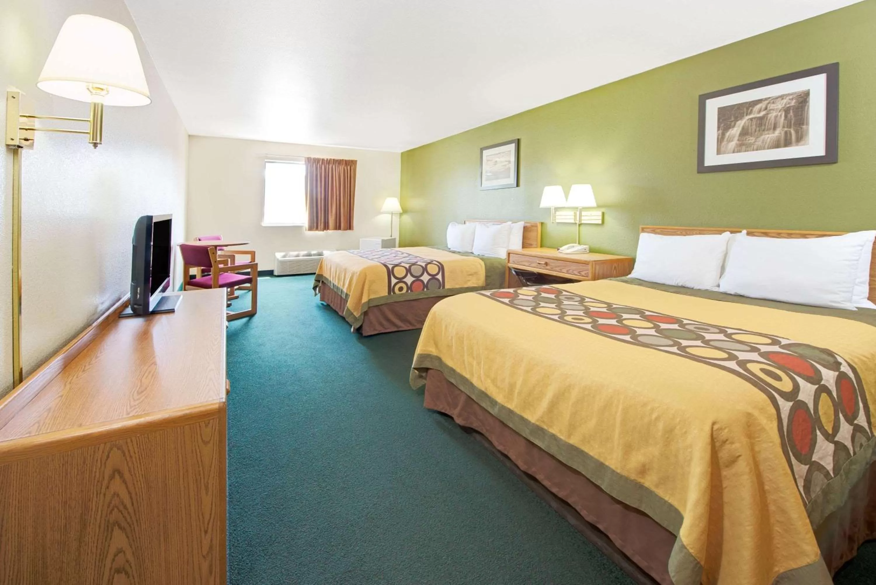Queen Room with Two Queen Beds - Smoking in Super 8 by Wyndham Bonne Terre