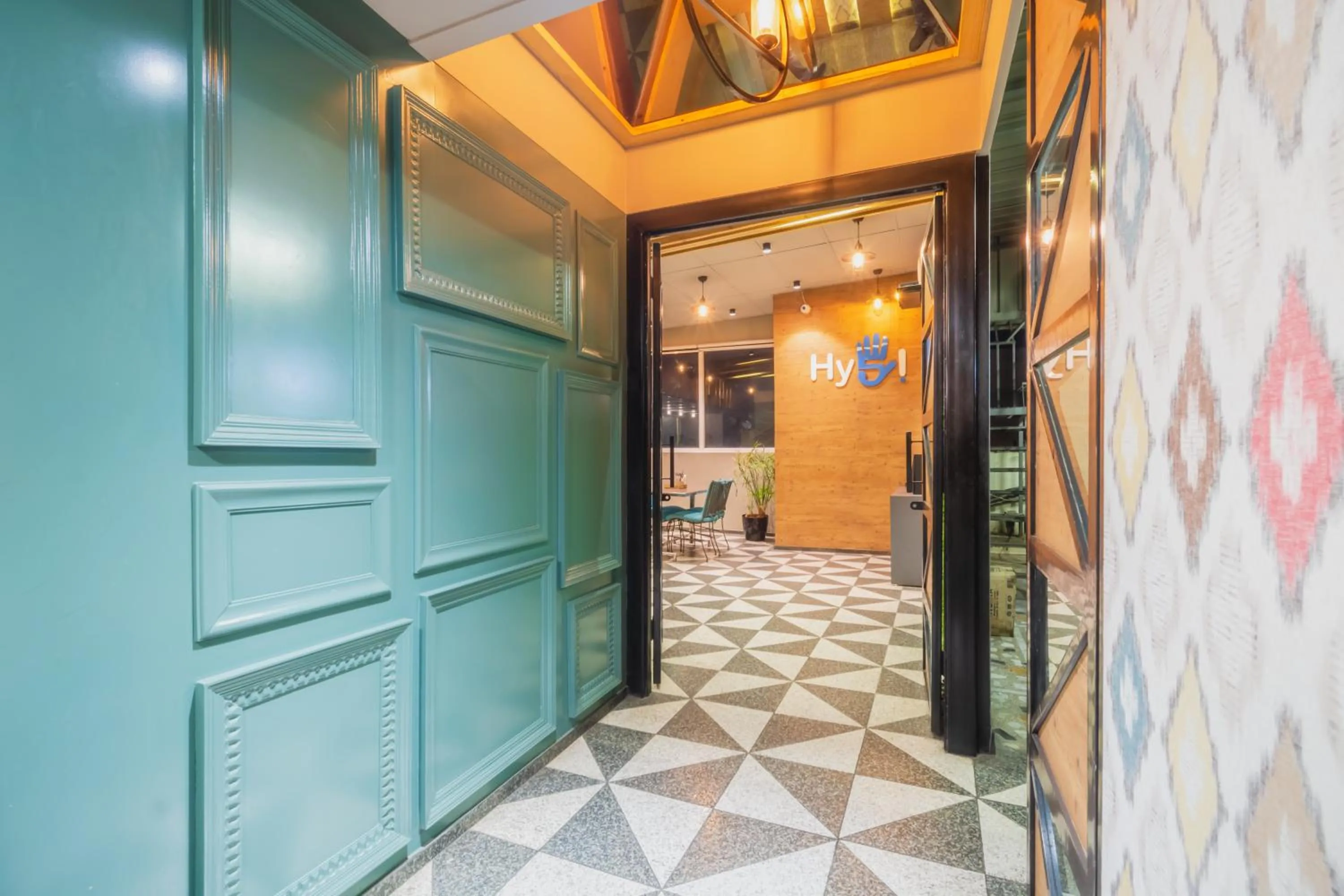 Facade/entrance in Hotel Sunday Inn