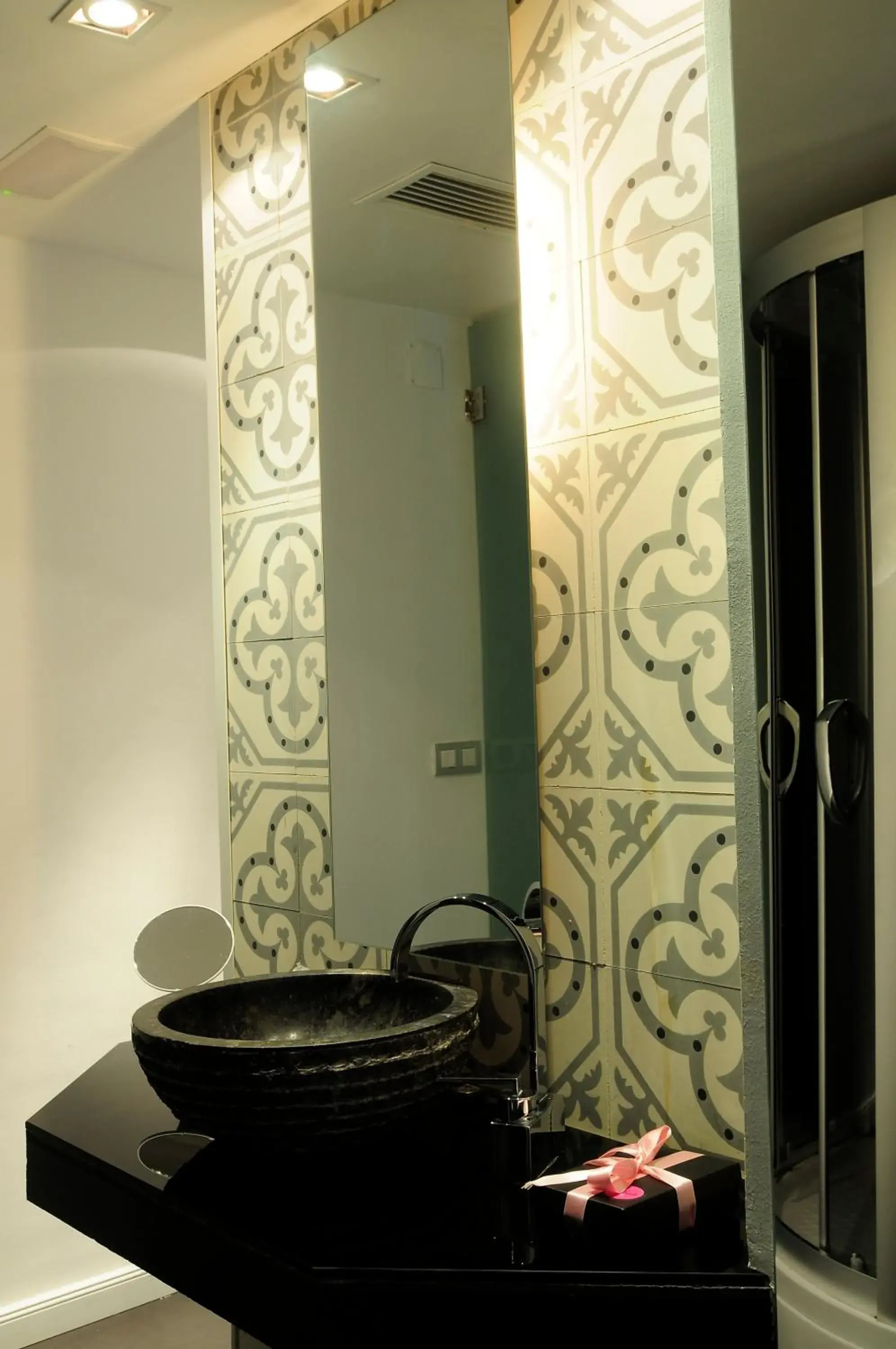 Superior Double Room in Abalú Design Boutique Hotel Gran Via Superior Double Room in Abalú Design Boutique Hotel Gran Via