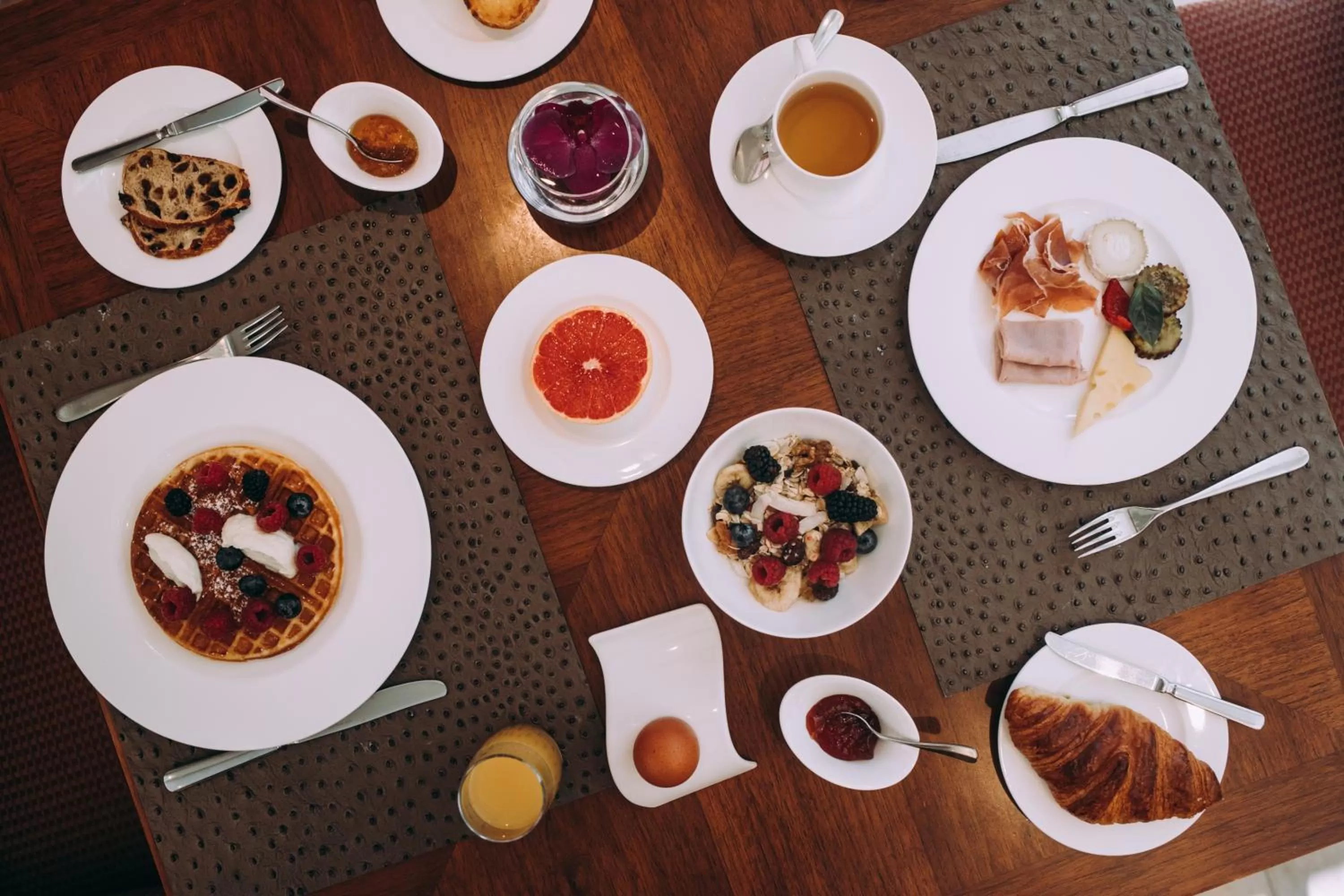 Buffet breakfast in Corinthia Lisbon