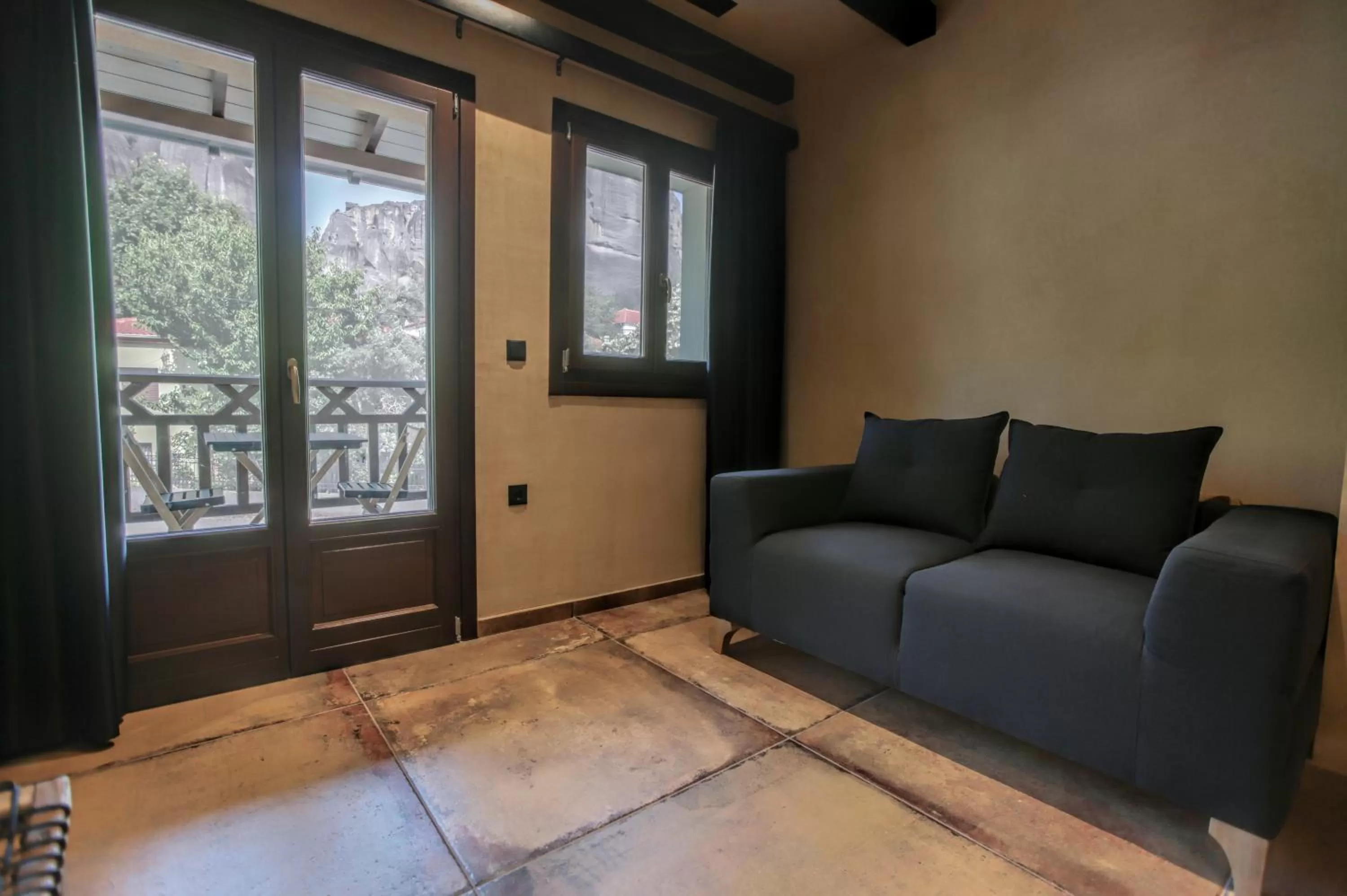 Seating Area in Meteora Heaven and Earth Kastraki premium suites