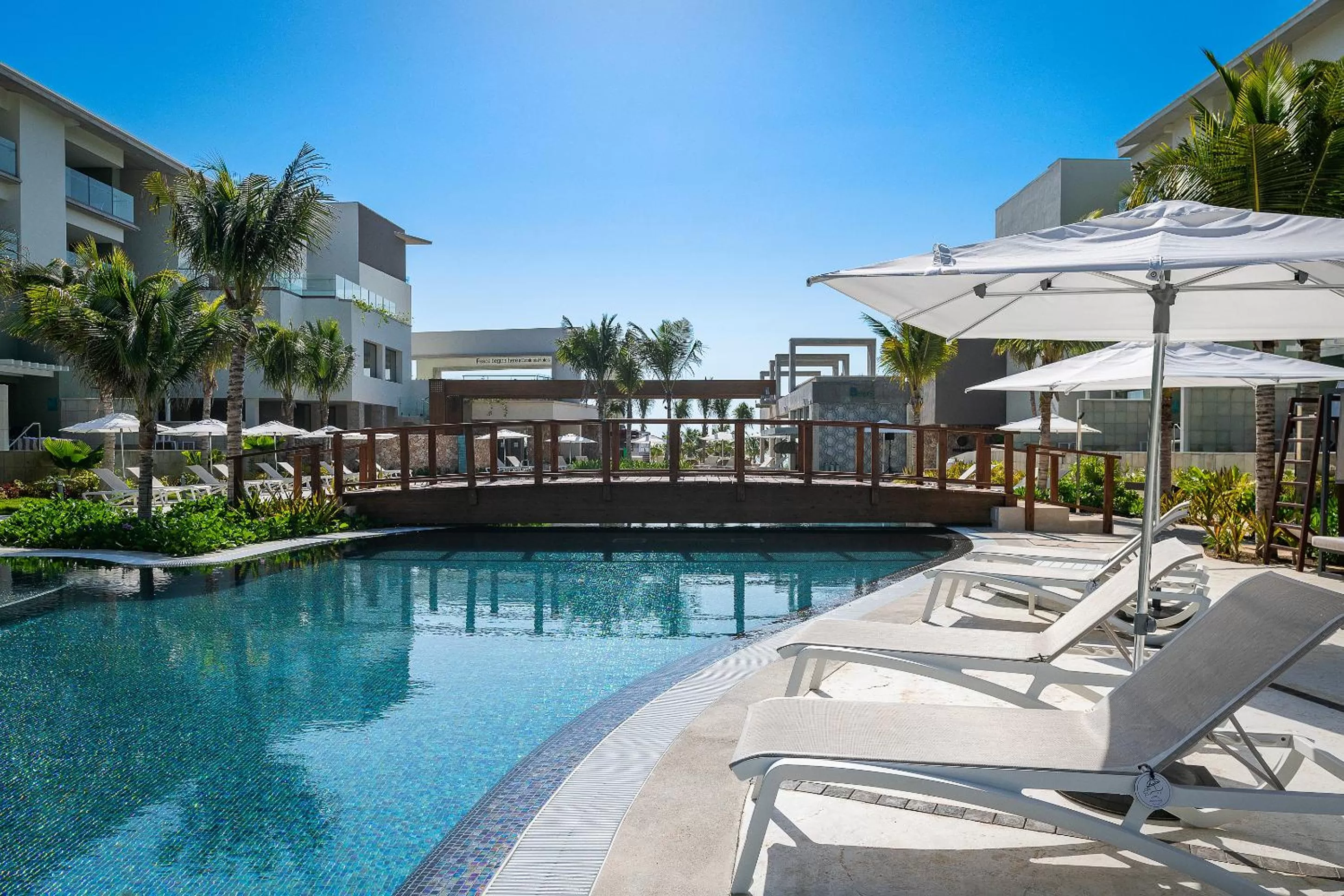 Swimming pool in Catalonia Grand Costa Mujeres All Suites & Spa - All Inclusive