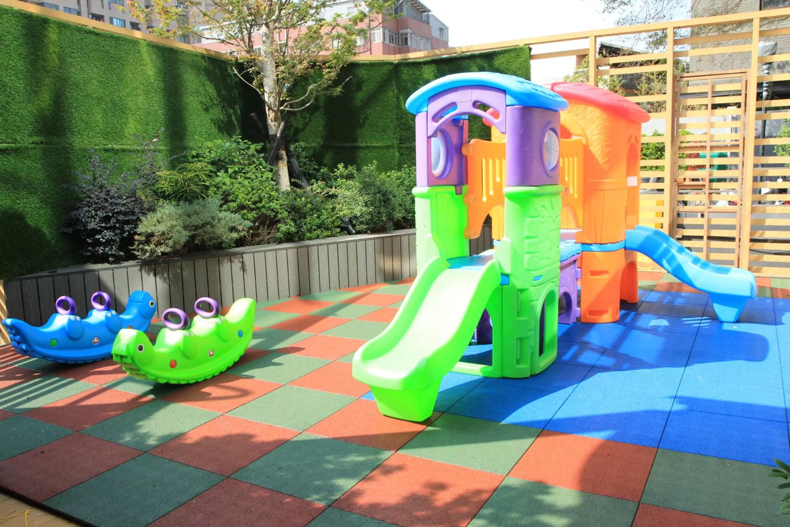 Children play ground in Uinn Business Hotel-Shihlin