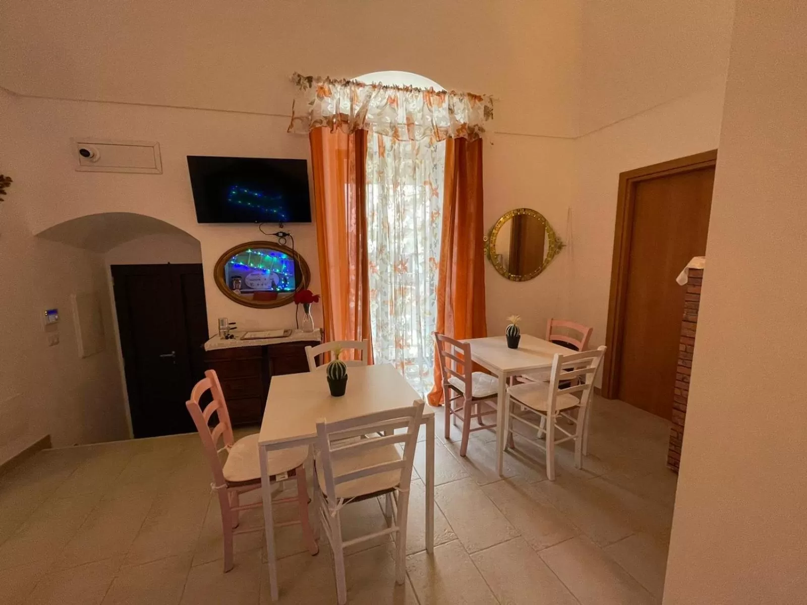 Breakfast, Dining Area in Il Borgo Antico B & B