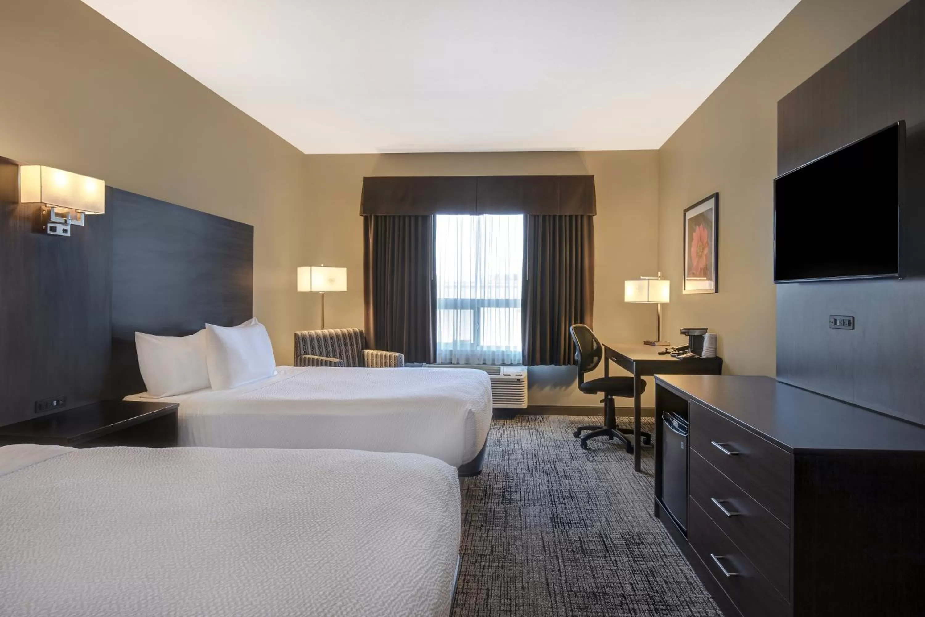 Bedroom, Bed in Days Inn & Suites by Wyndham Warman