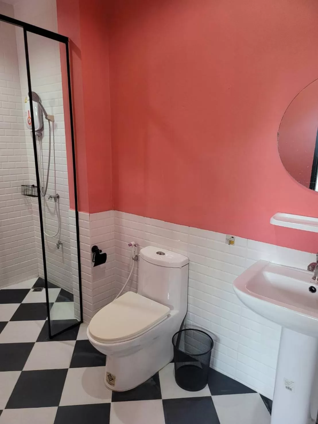 Shower, Bathroom in THAI HOTEL CHIANGMAI