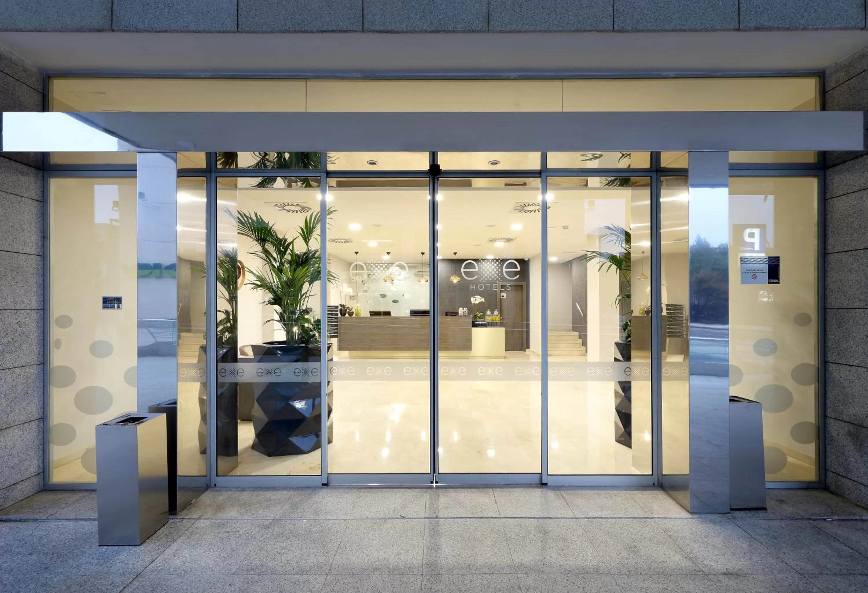 Lobby or reception in Exe Zaragoza WTC