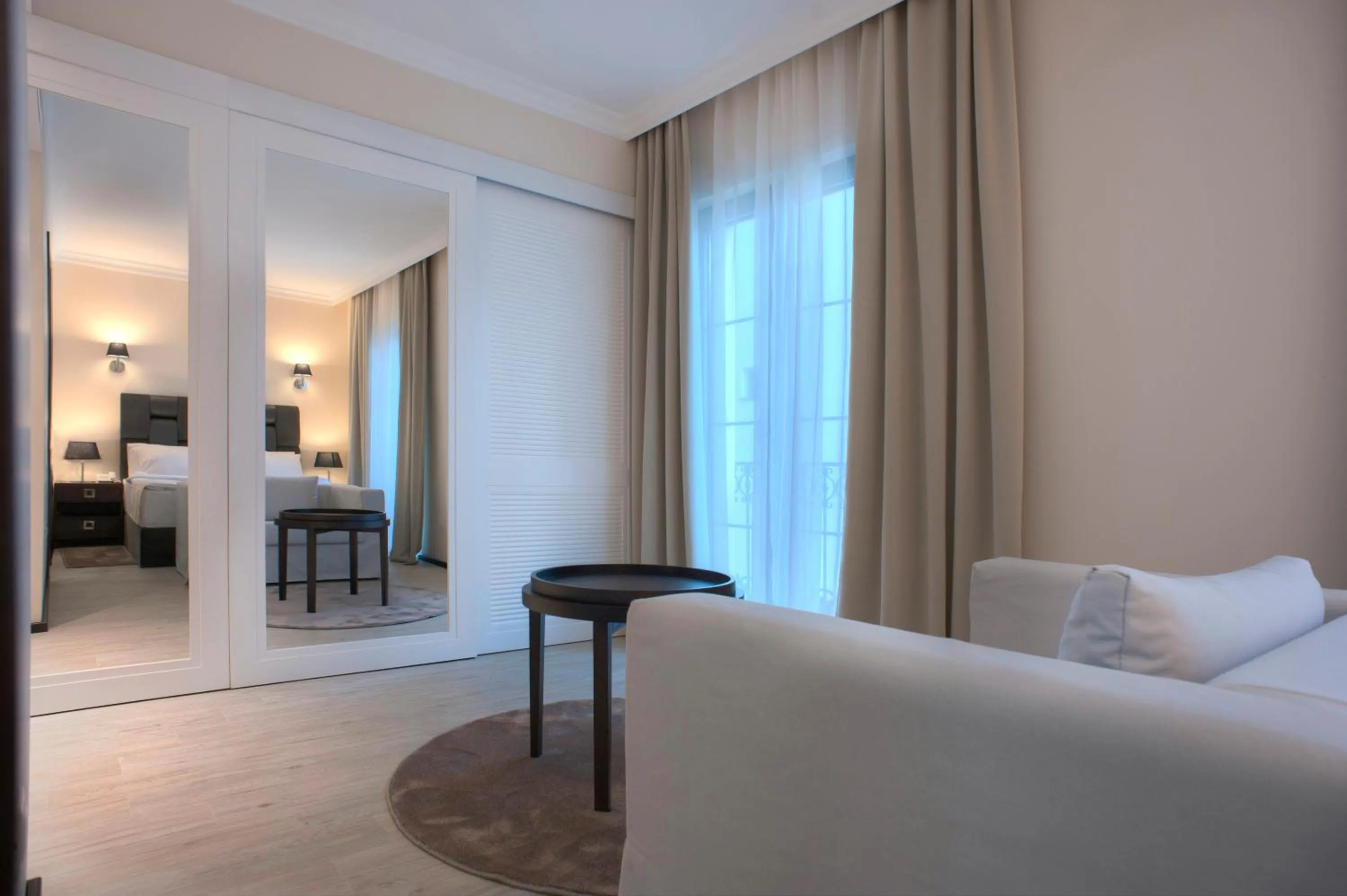 Coffee/tea facilities, Bed in Hotel Moskva