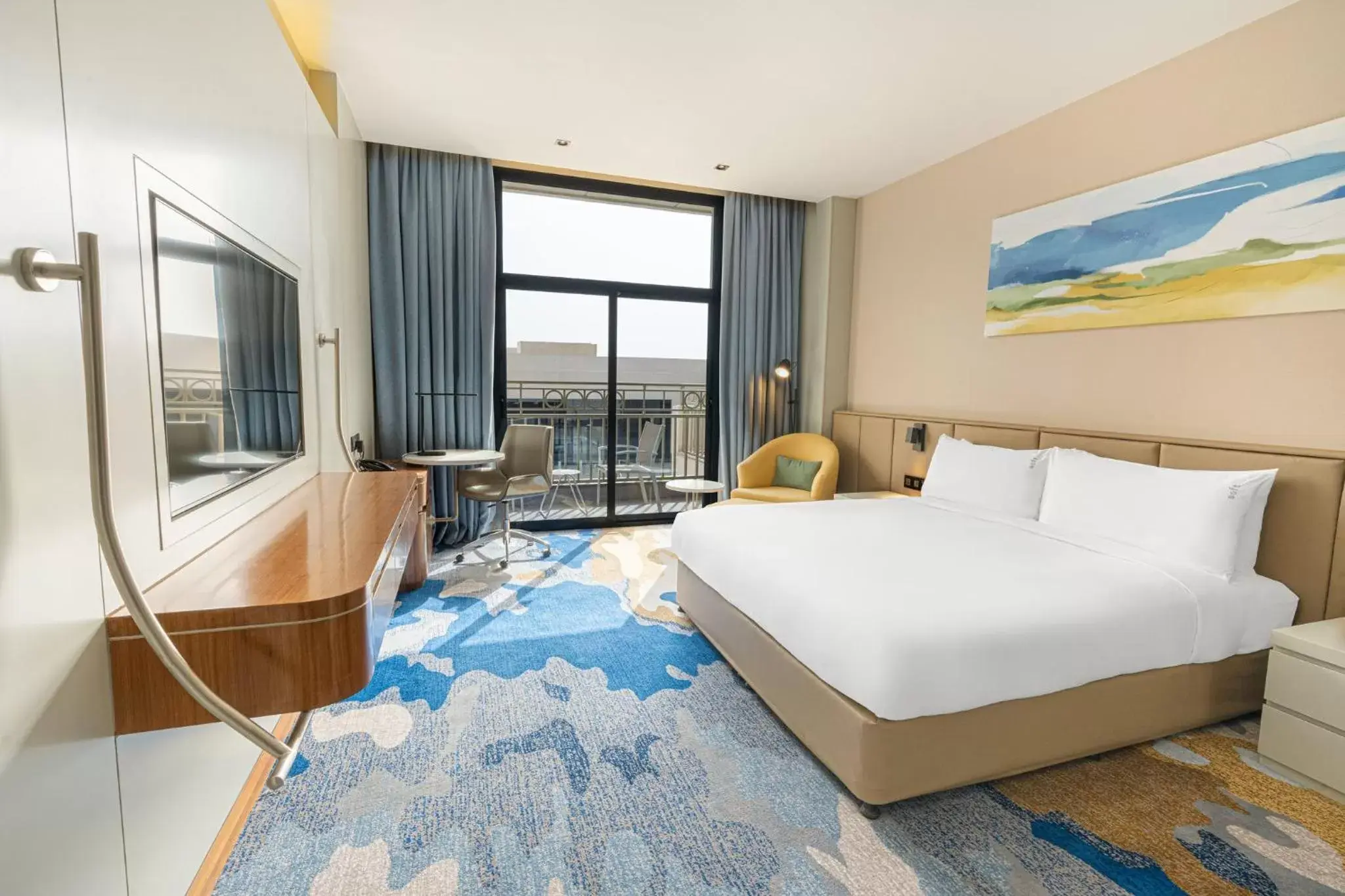 Standard King Room with Balcony in Holiday Inn Riyadh The Business District by IHG Standard King Room with Balcony in Holiday Inn Riyadh The Business District by IHG