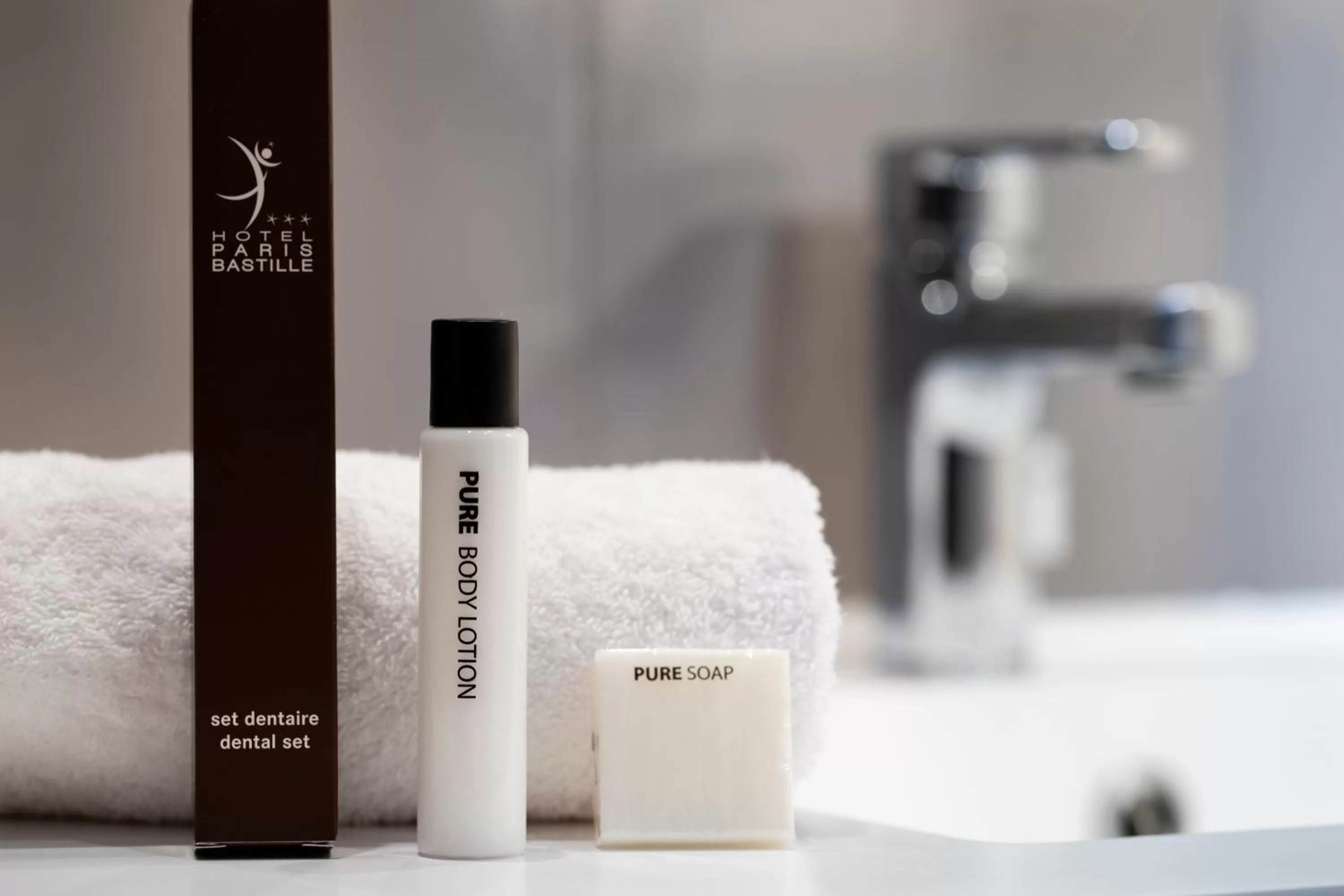 Bathroom in Paris Bastille