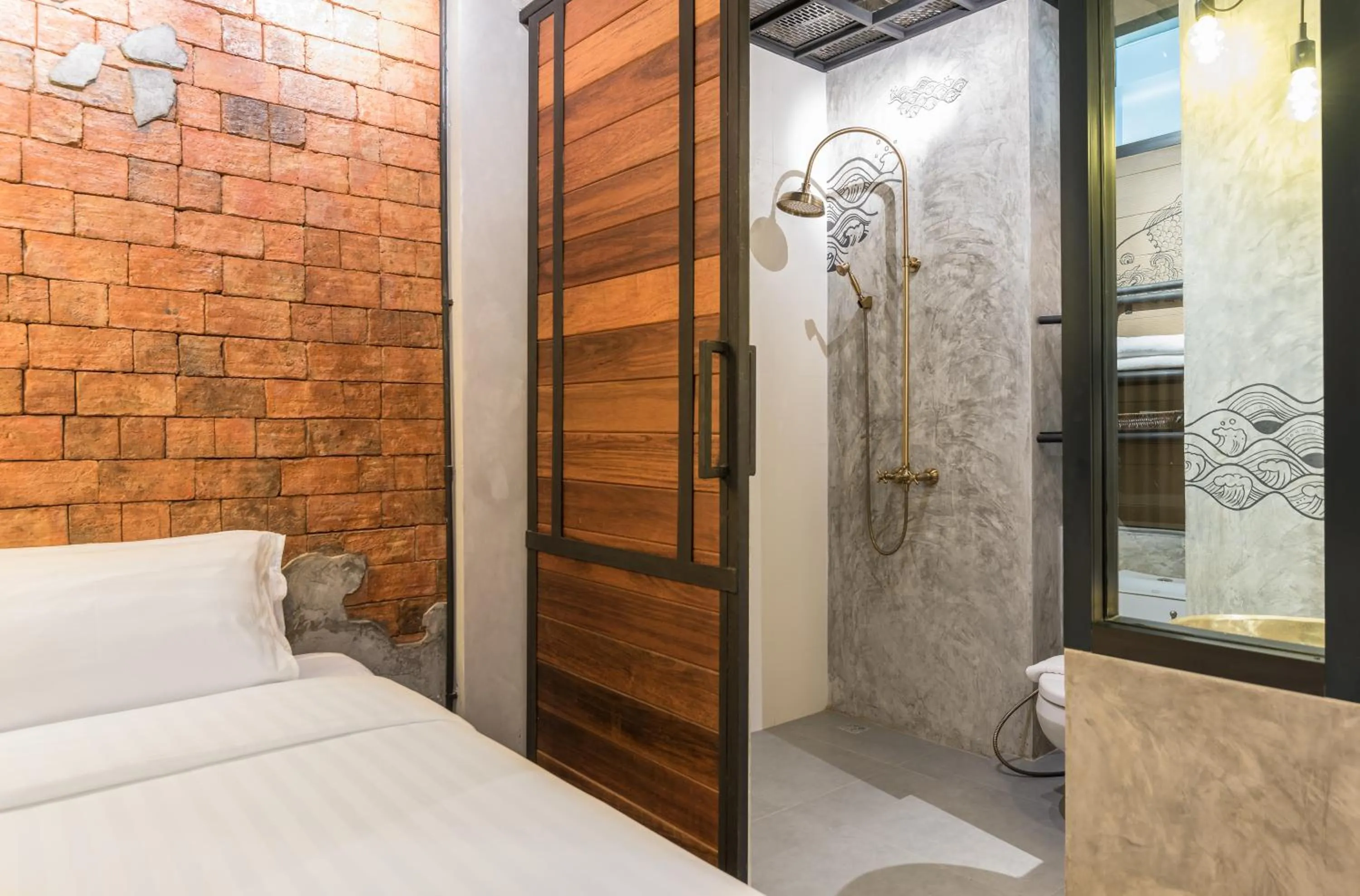 Shower, Bed in Sea Crest by Jomtien