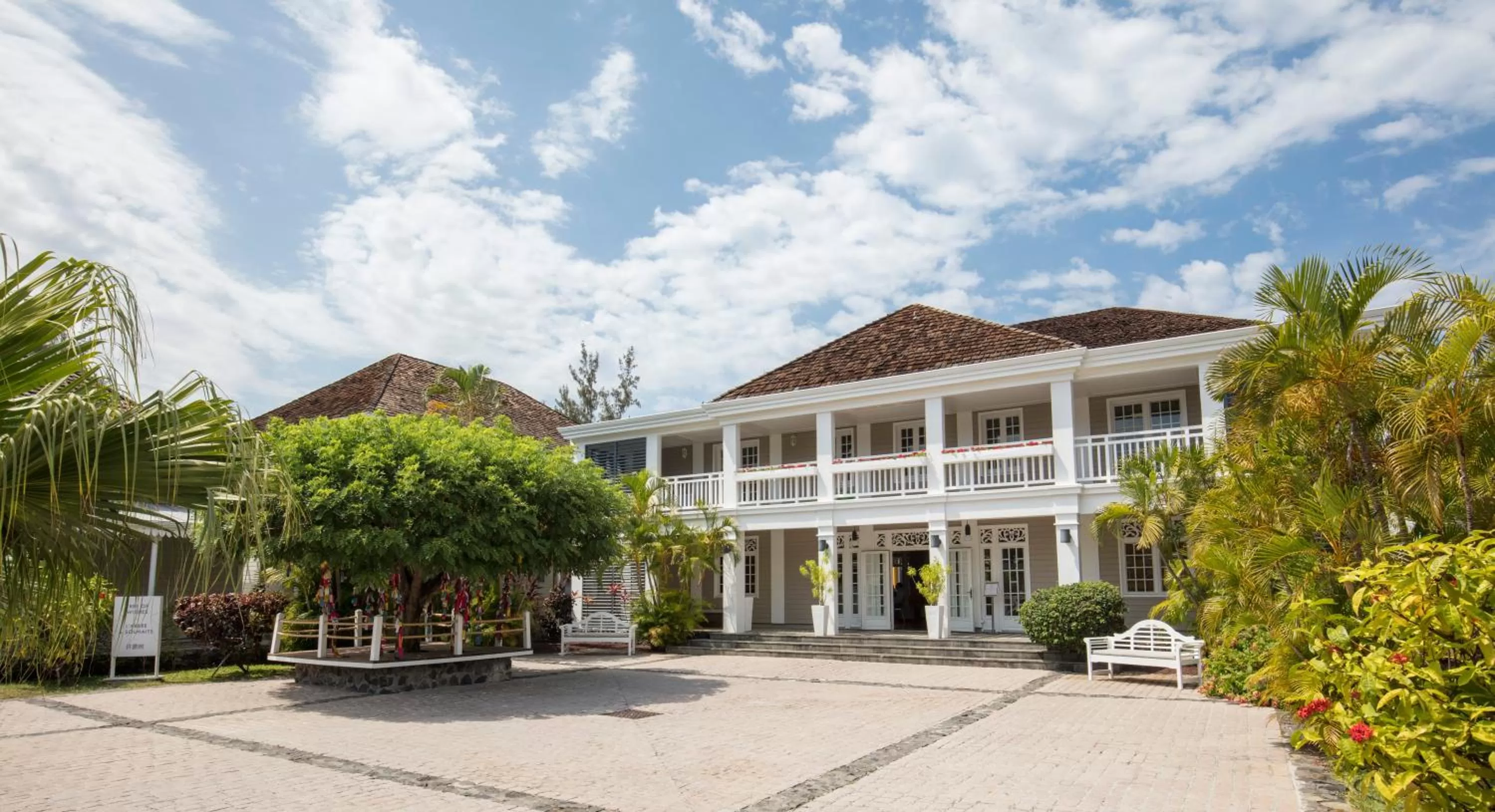 Property building in LUX* Saint Gilles Resort