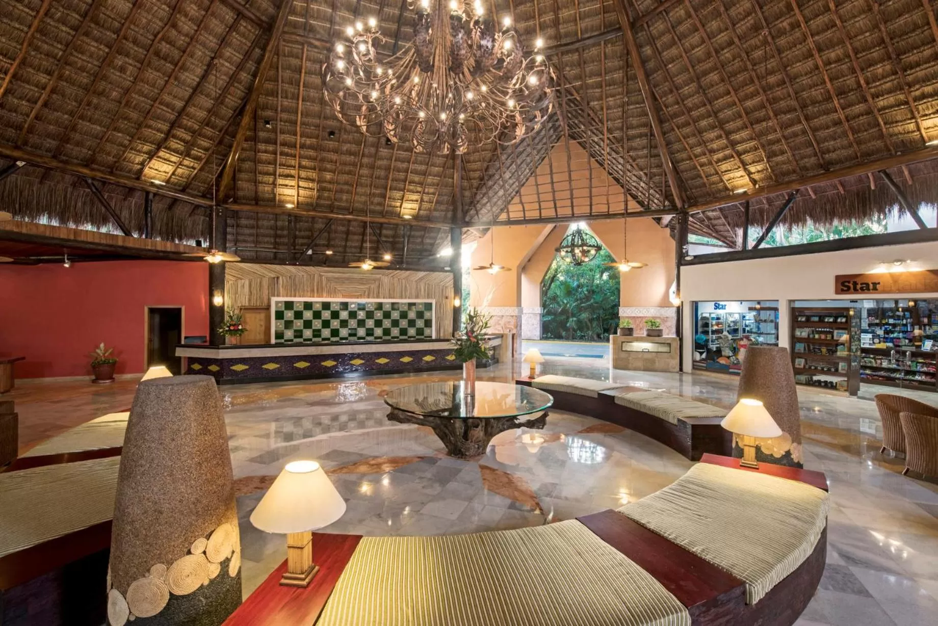 Lobby or reception in Iberostar Waves Cozumel - All Inclusive