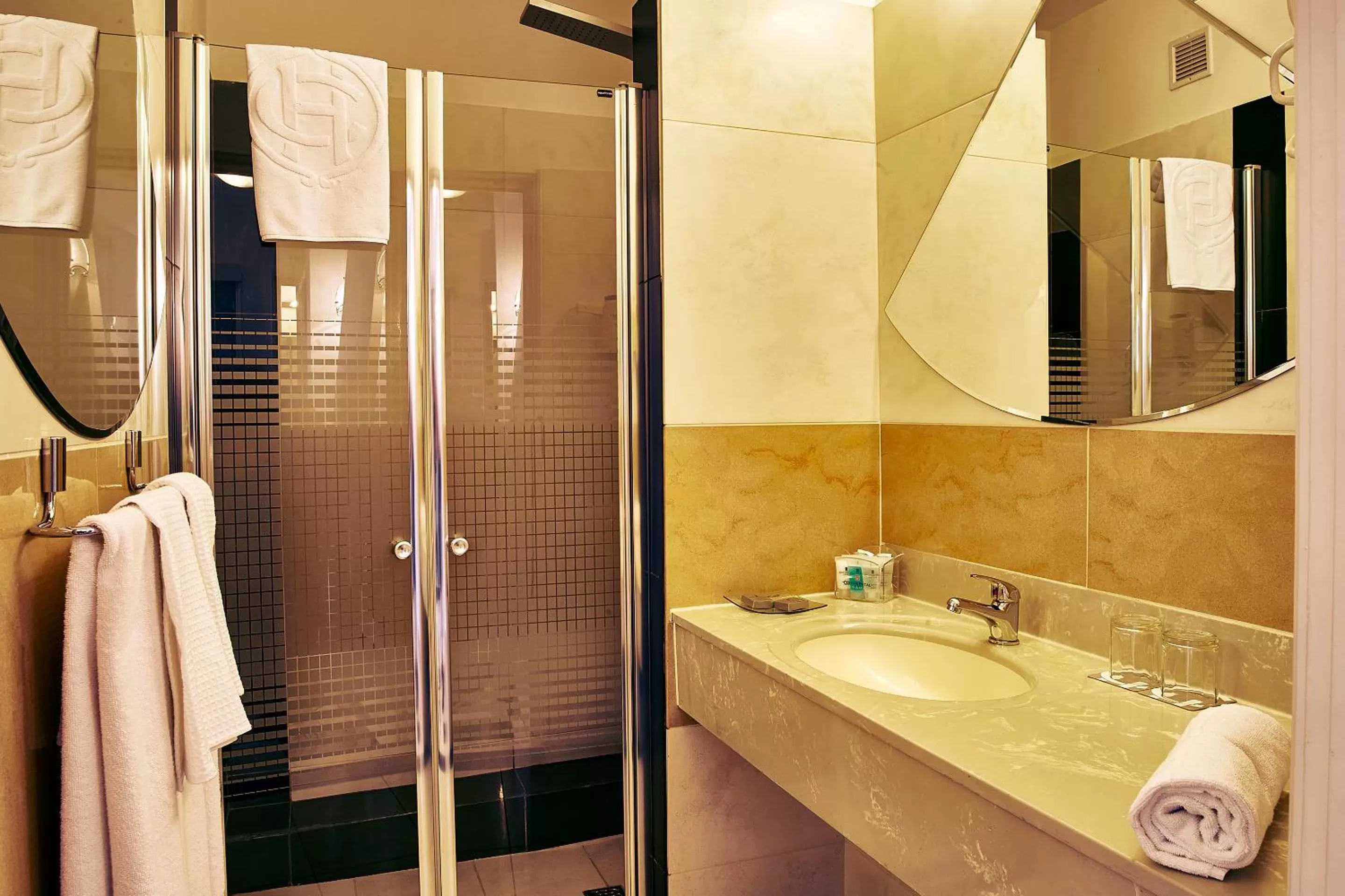 Bathroom in Continental Drobeta Turnu Severin