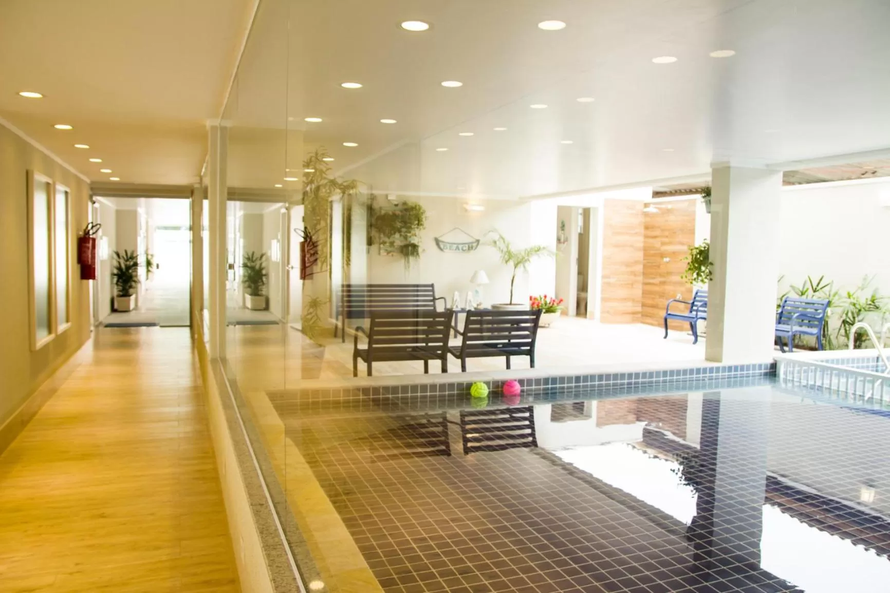 Swimming pool, Lobby/Reception in Pousada Villa Di Enzo