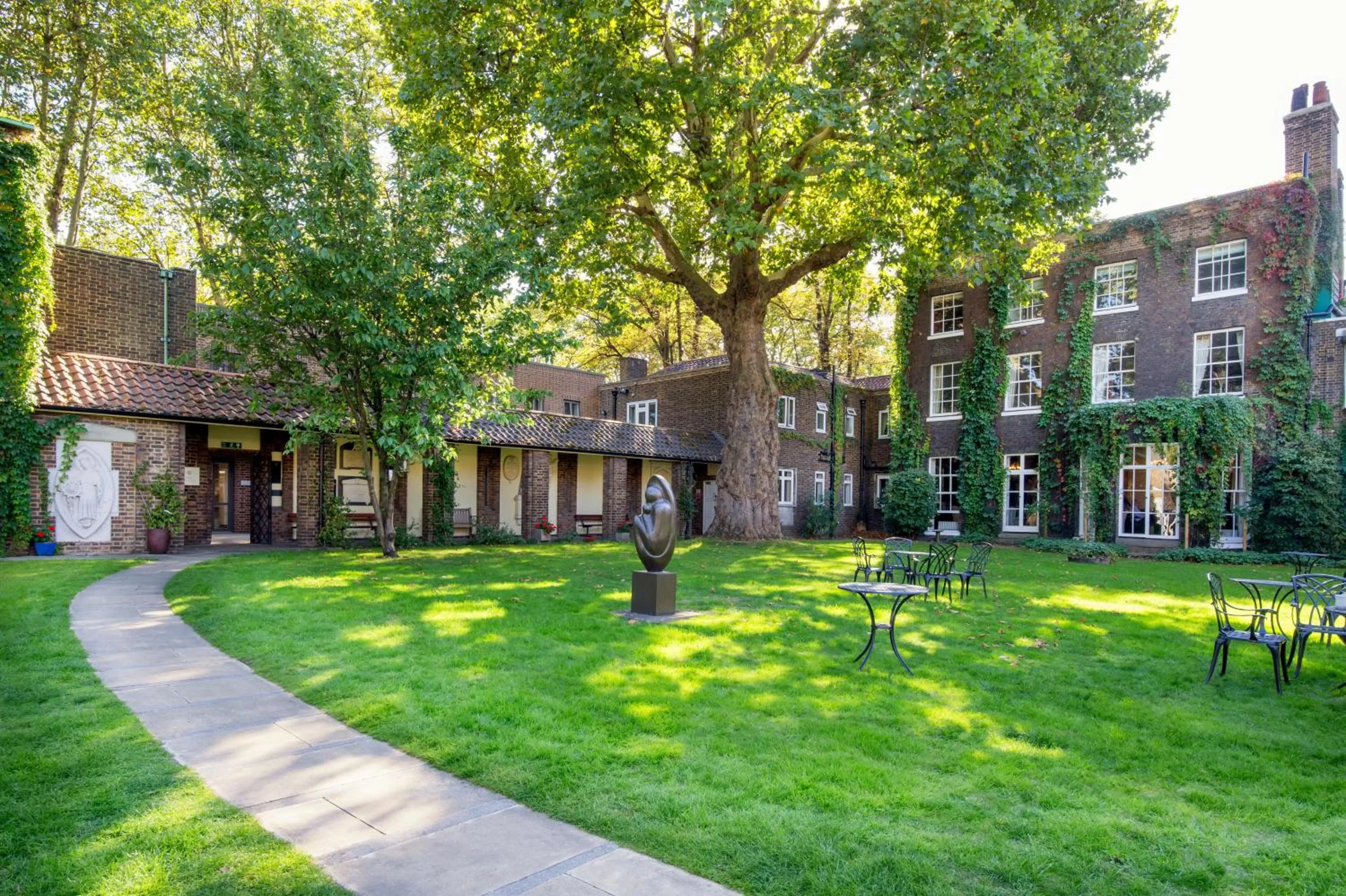 Facade/entrance in The Royal Foundation of St Katharine