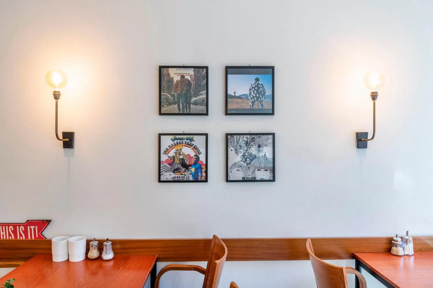 Decorative detail in Hotel Atlantico self check-in