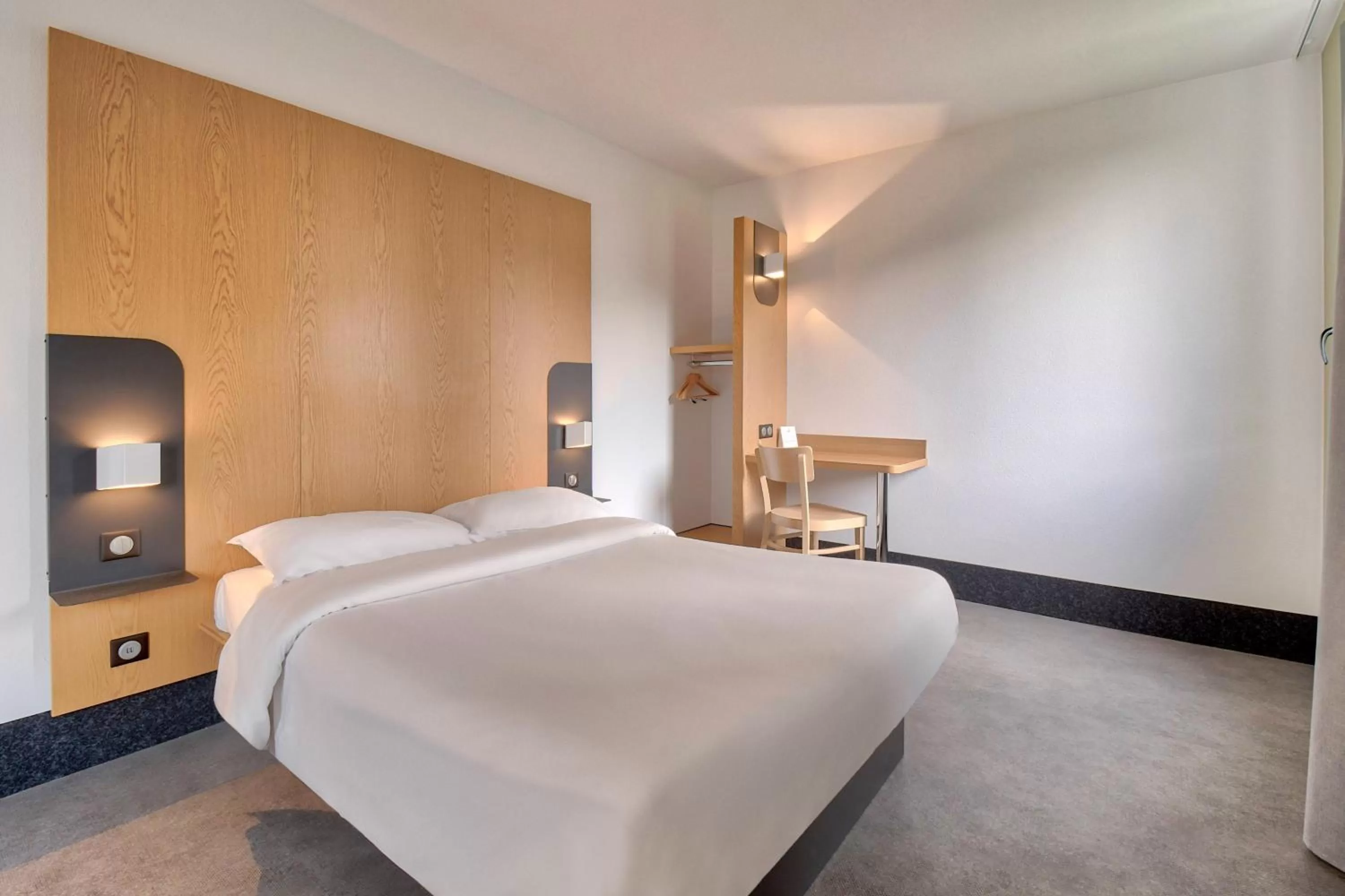 Bedroom, Bed in B&B HOTEL Bayonne Tarnos