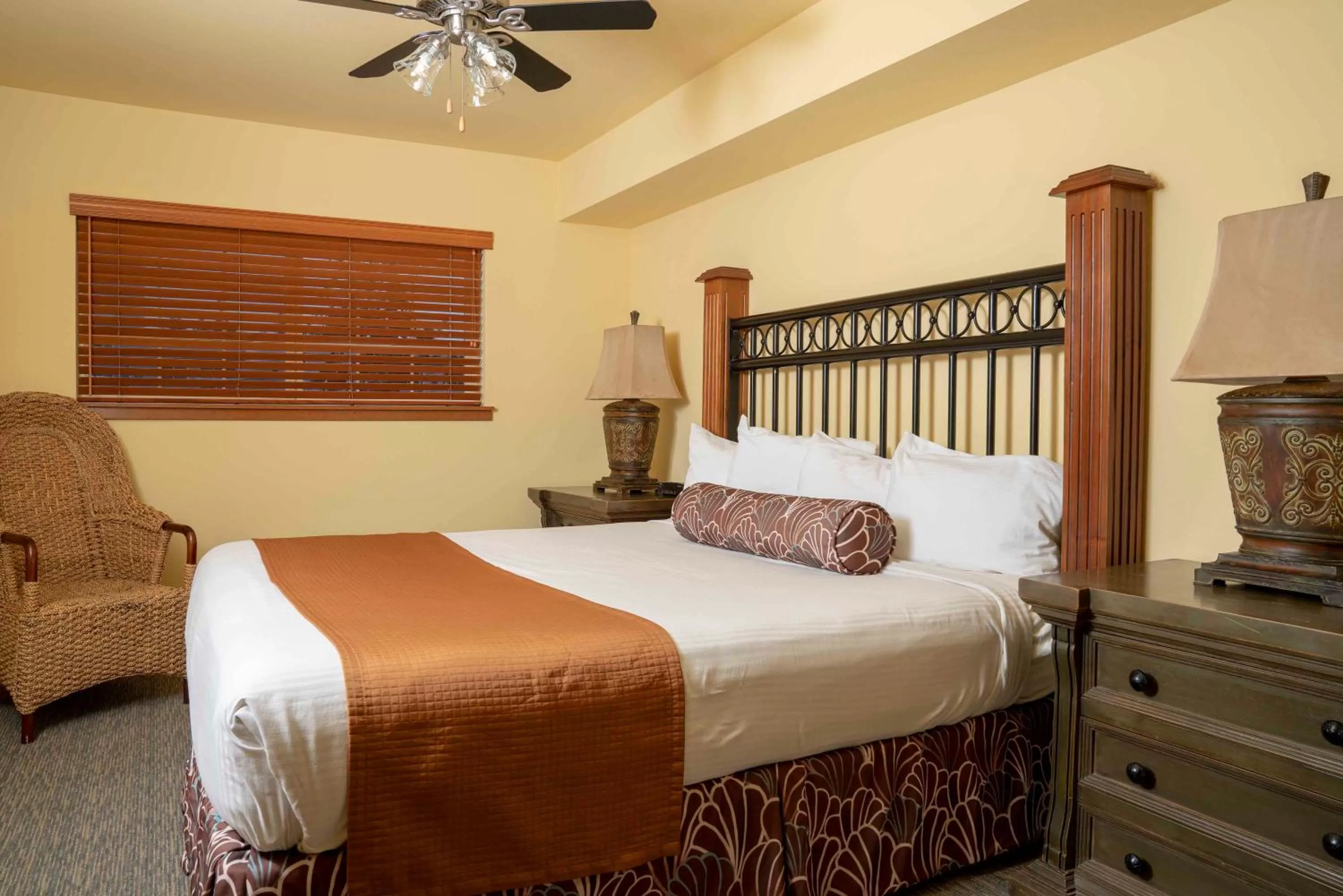 Bed in Raintree's Sandcastle, Birch Bay