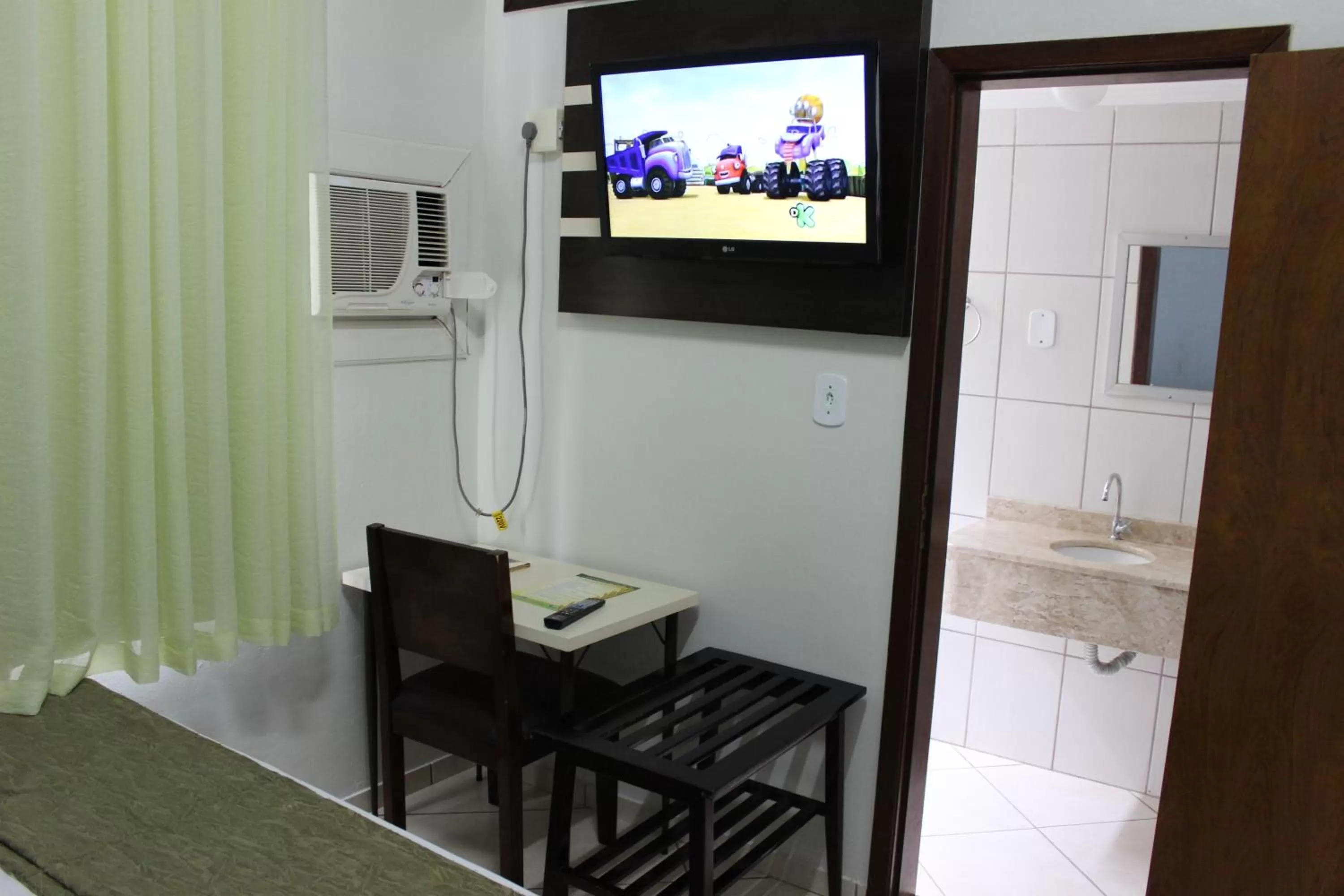 TV/Entertainment Center in Novo Hotel Herta