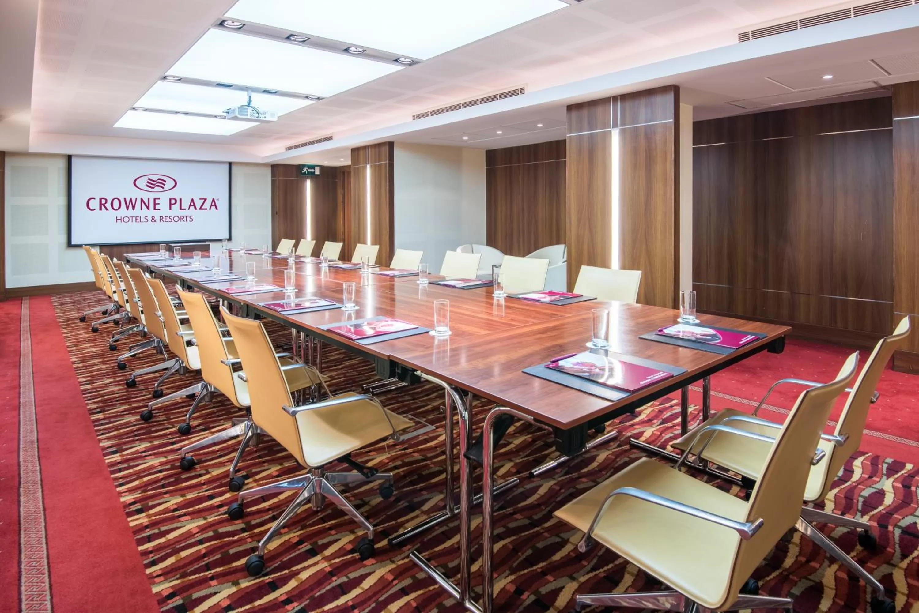 Meeting/conference room in Crowne Plaza Kuwait Al Thuraya City by IHG