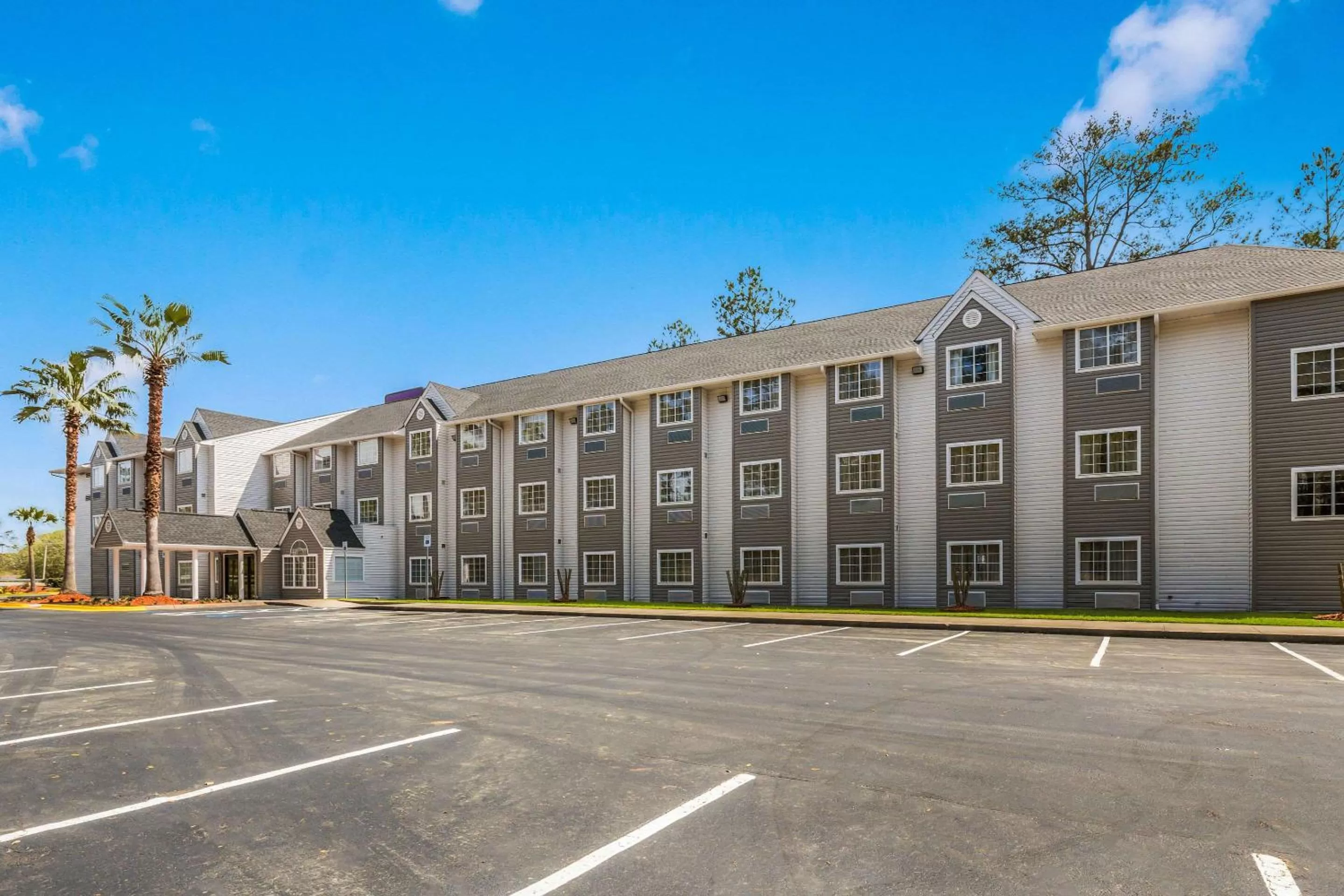 Property building in Sleep Inn & Suites Tallahassee-Capitol