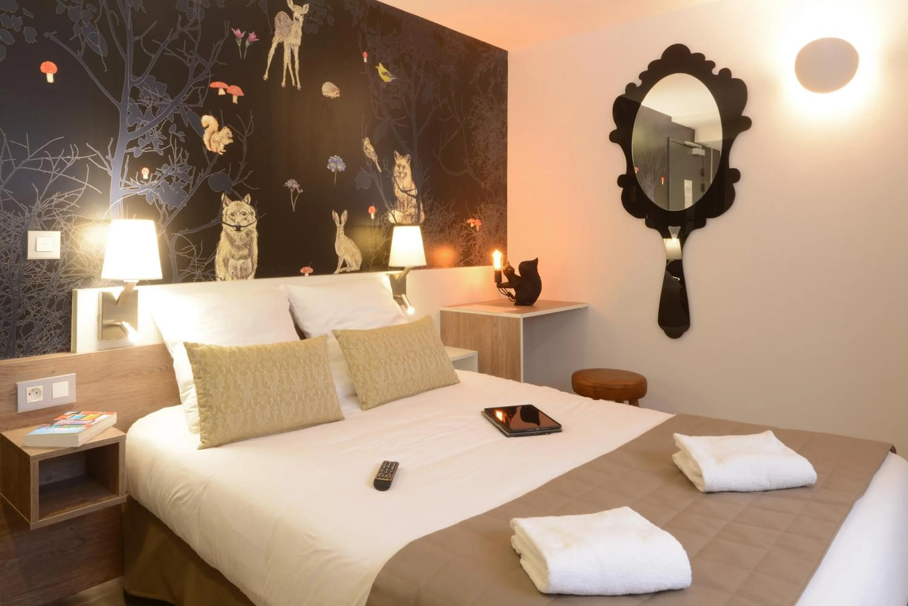 Bed in Hotel Arc-En-Ciel Colmar Contact Hotel