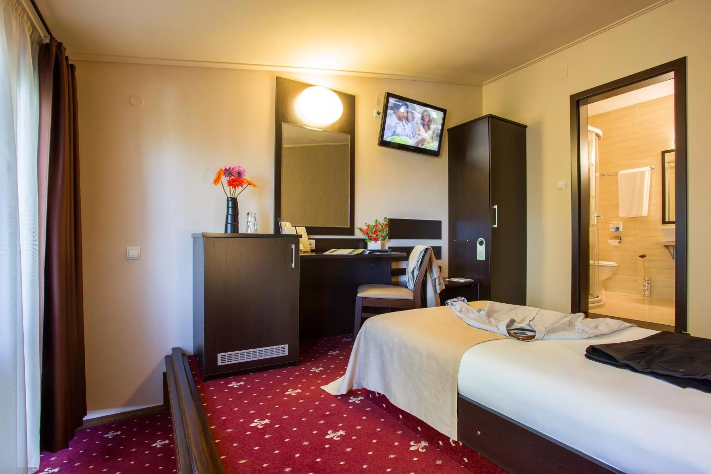 Photo of the whole room, Bed in Hotel Villa Boyana - Free Parking