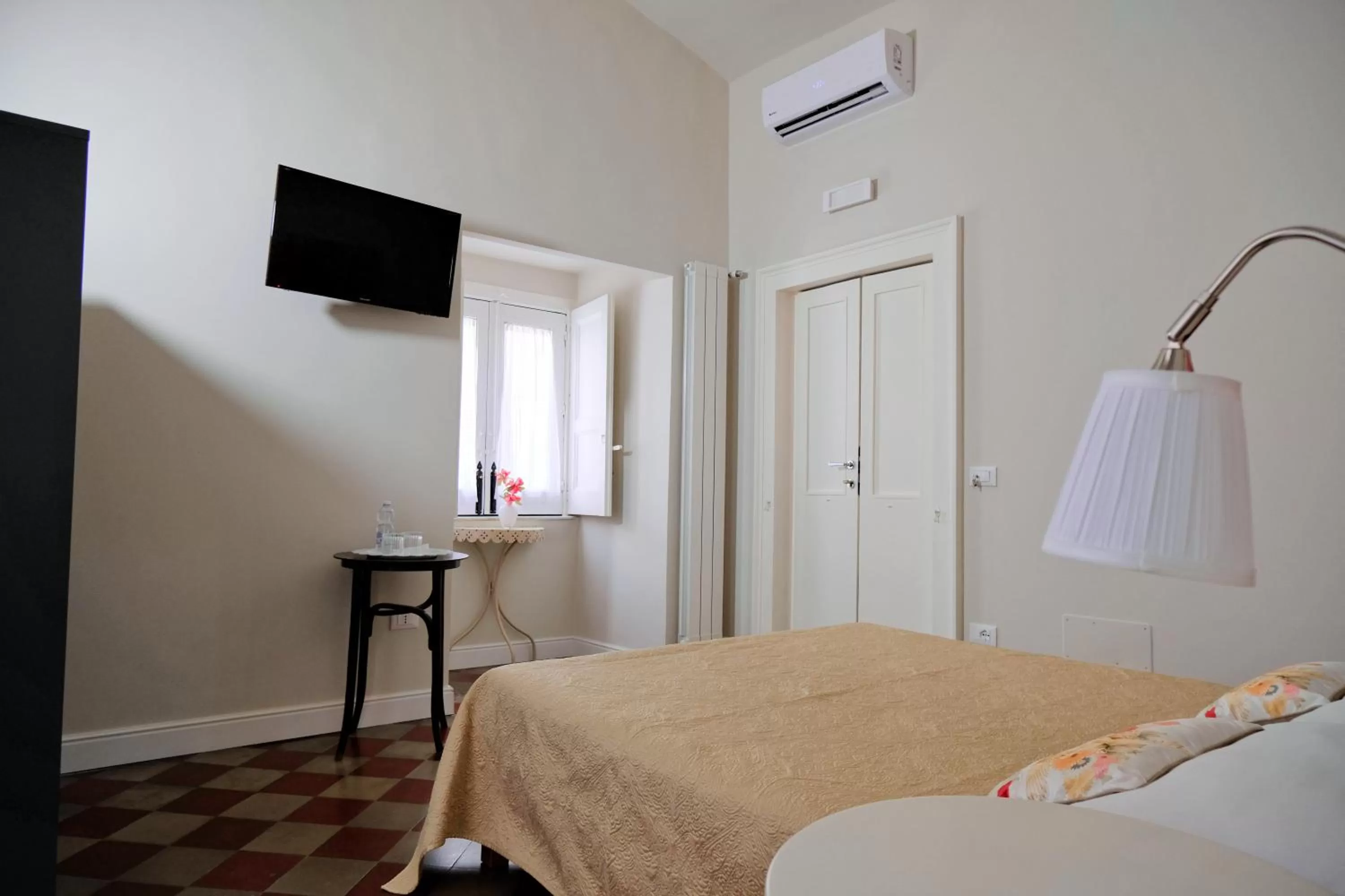 Bedroom, TV/Entertainment Center in Viva Catania