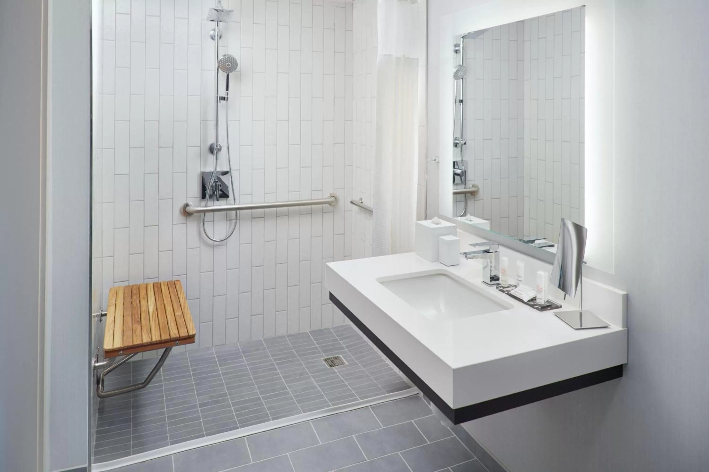 Bathroom in Marriott Knoxville Downtown