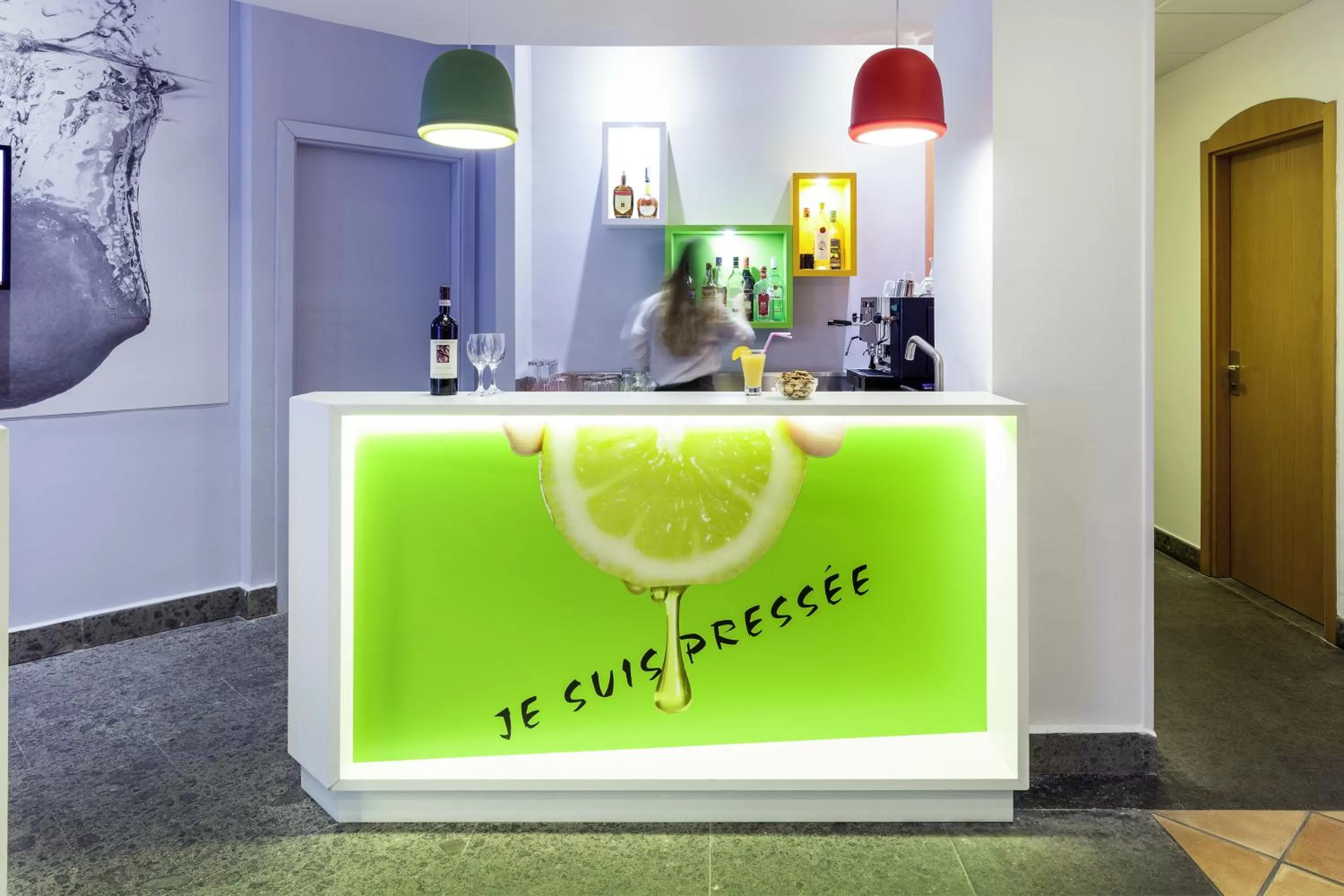 Lounge or bar in Ibis Styles Napoli Garibaldi