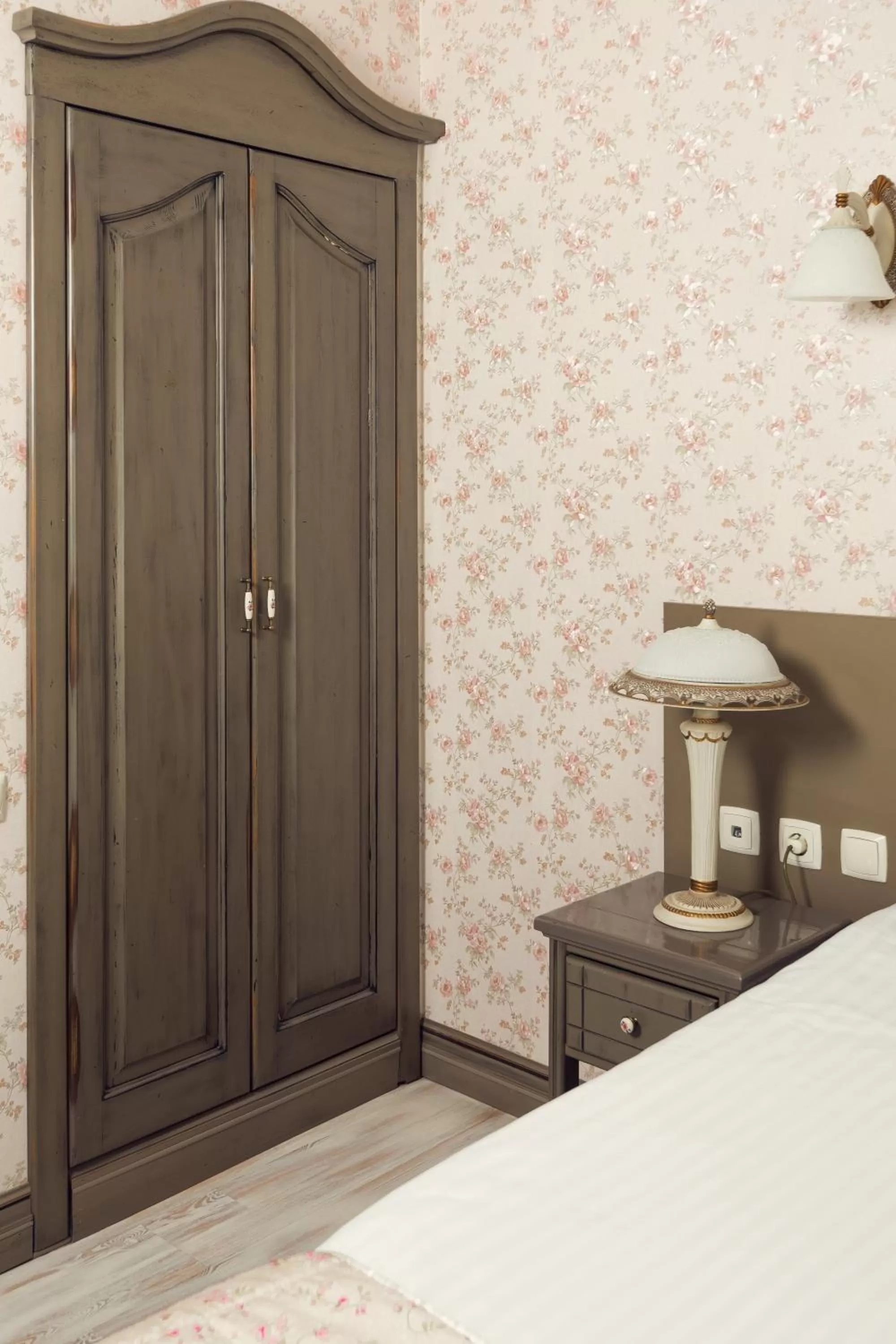 Communal lounge/ TV room in Boutique Hotel Traditional