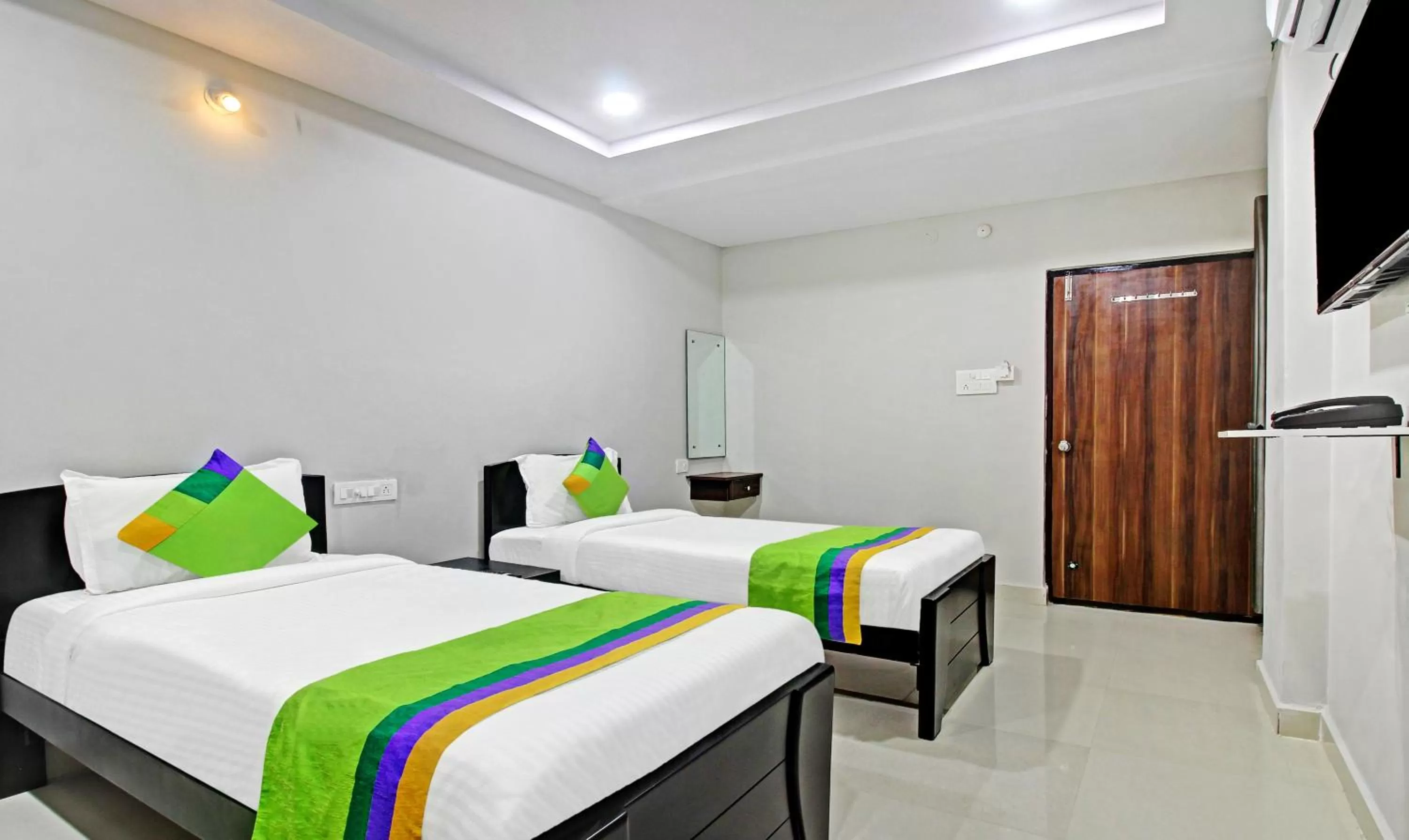 Bedroom, Bed in Itsy Hotels Sunrise Grand, Hitech City