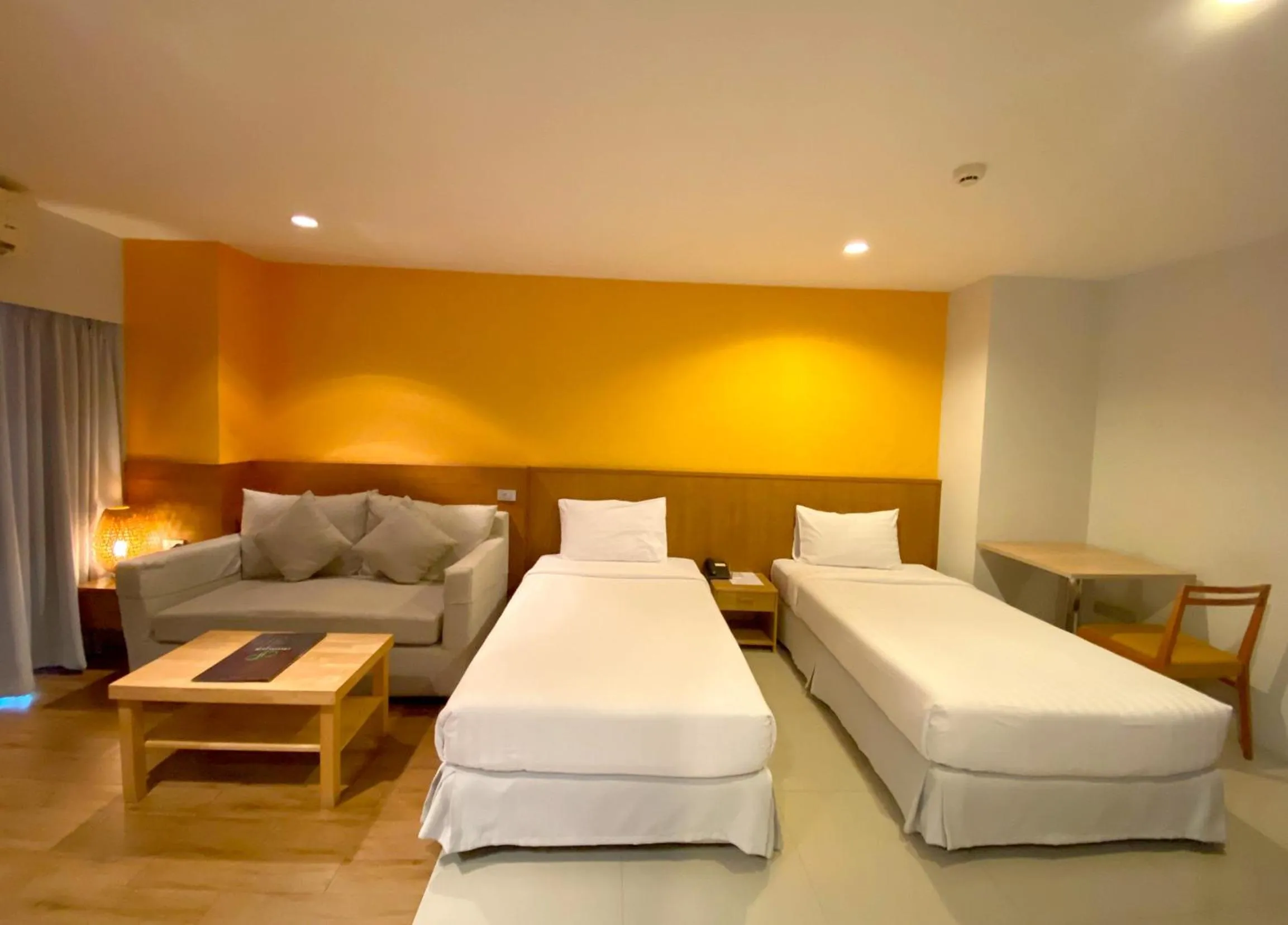 Bed in Crystal Jade Hotel