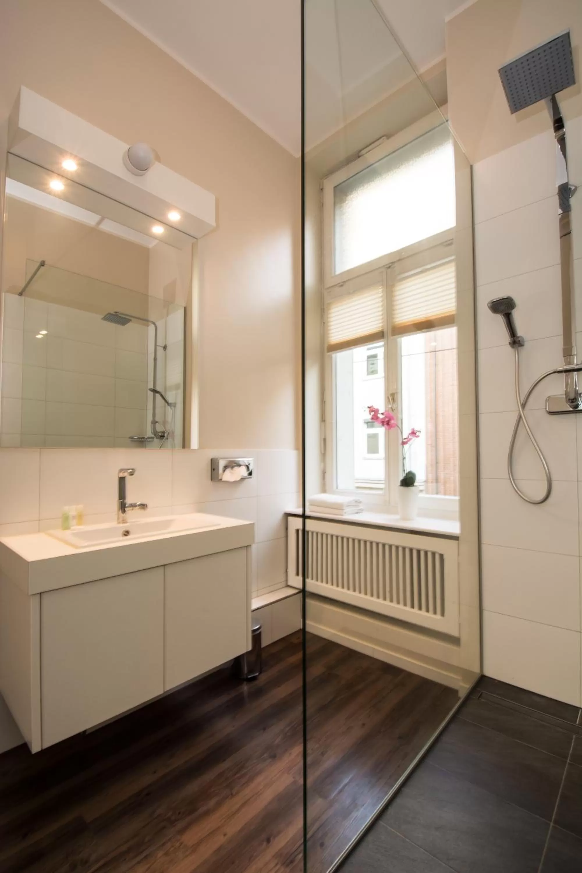Bathroom in Carlstadt Suites Düsseldorf