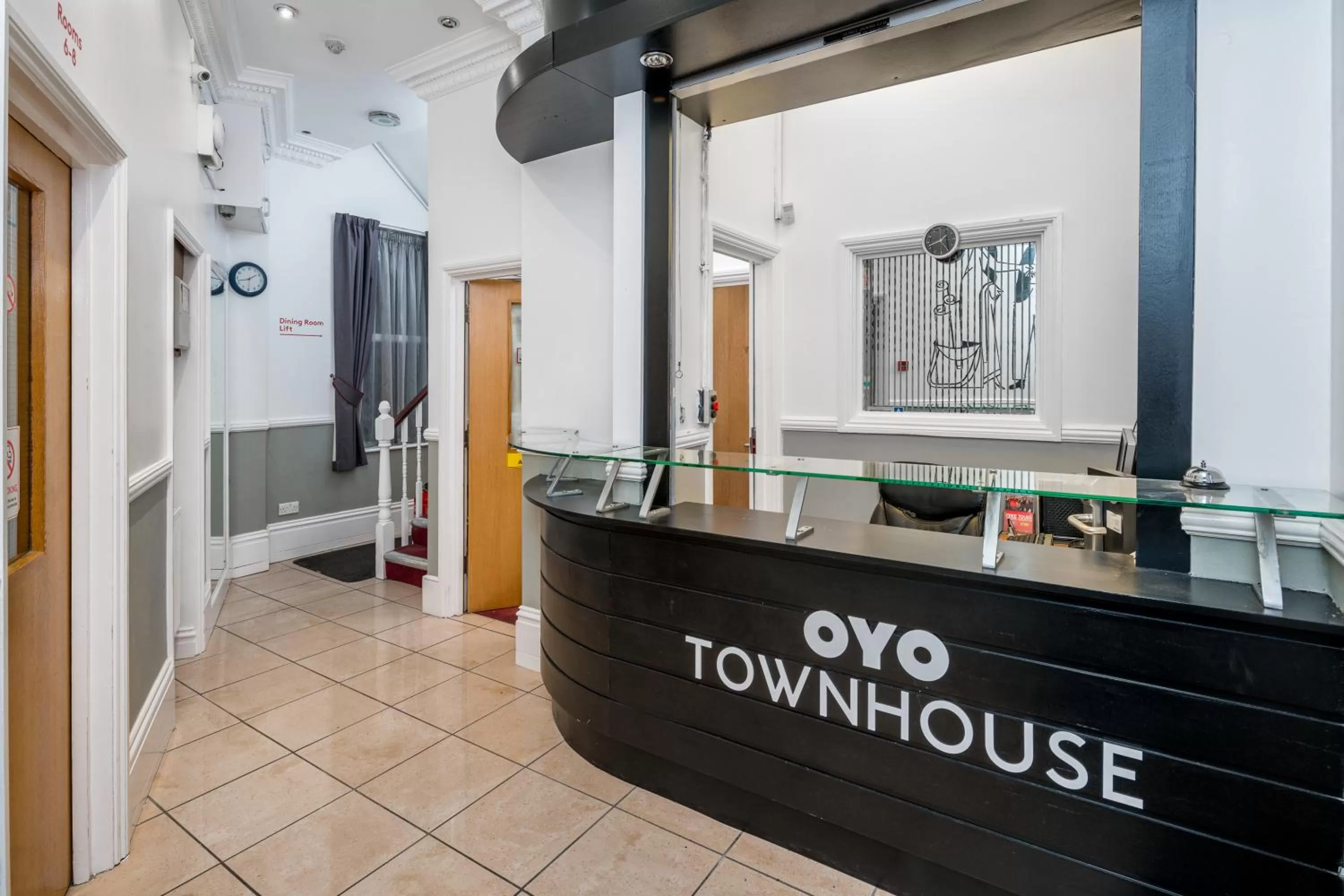Lobby or reception in OYO Townhouse New England, London Victoria