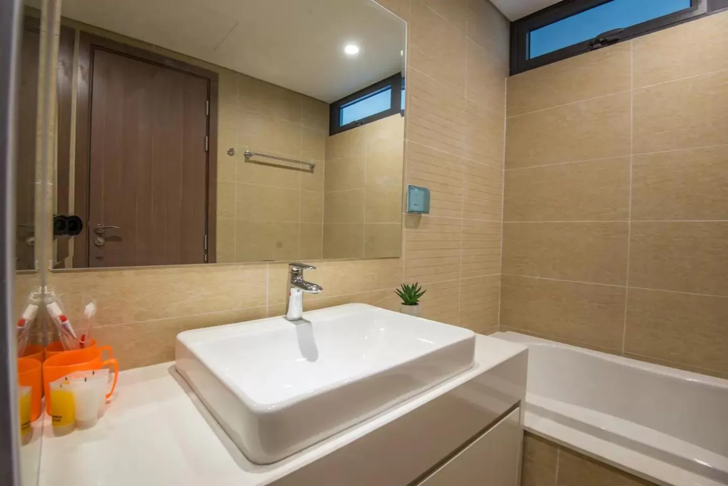 Bathroom in Vinhomes Skylake Apartment - by Bayhomes