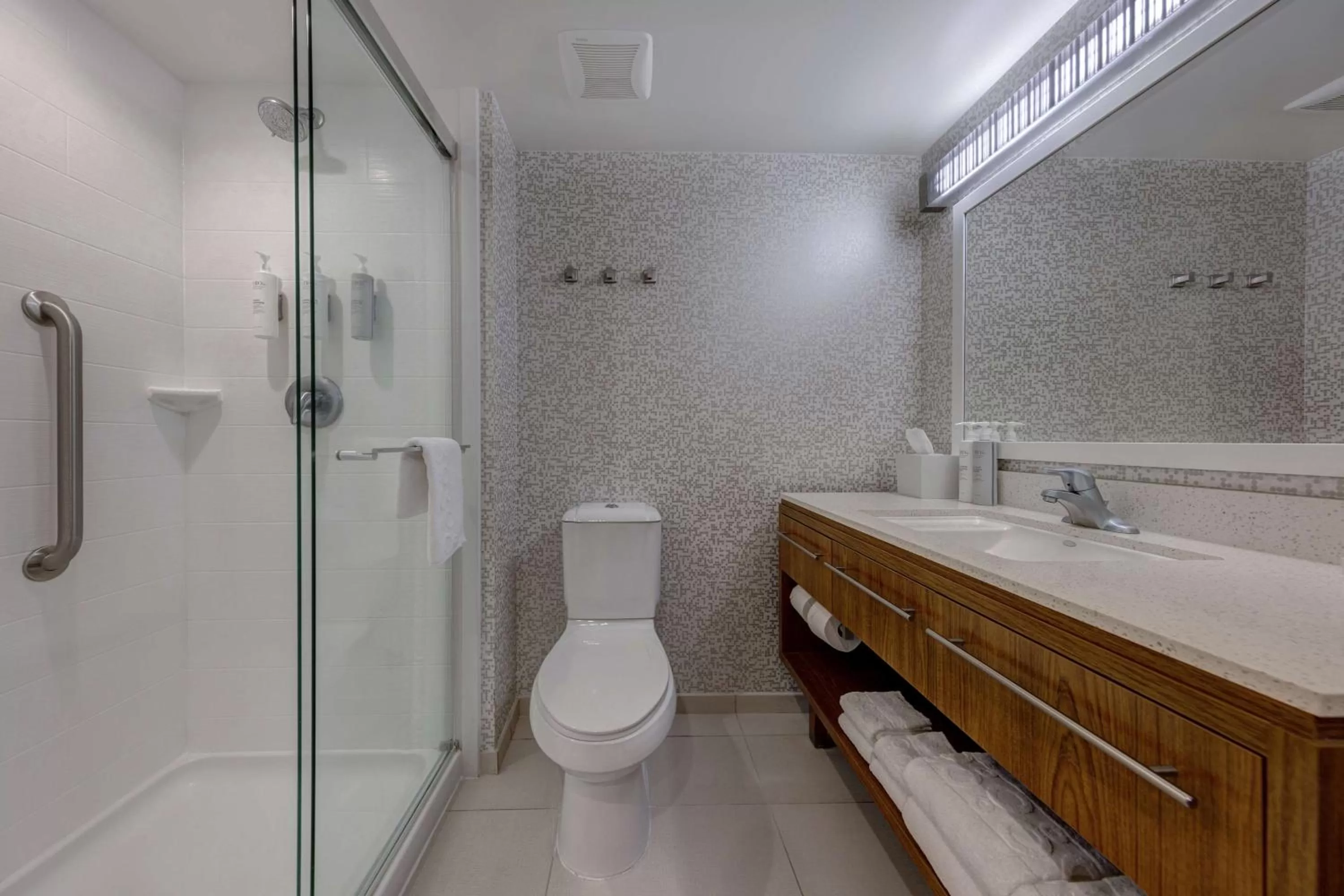 Bathroom in Home2 Suites by Hilton Orlando International Drive South - Free Shuttle to Theme Parks