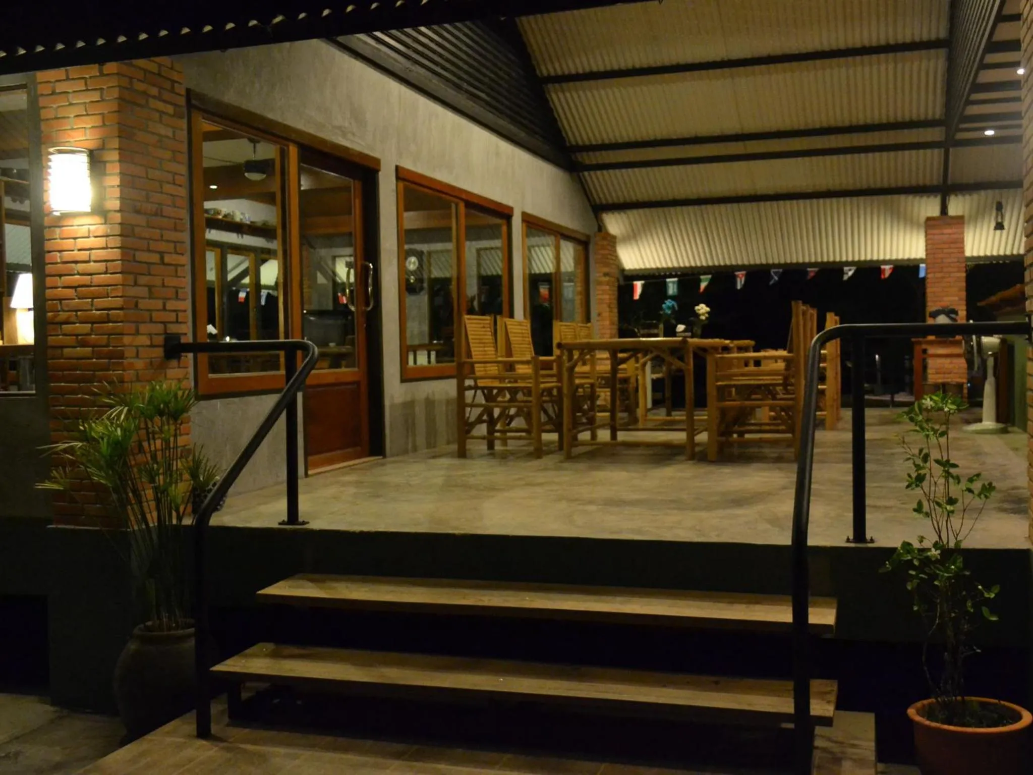 Restaurant/places to eat in Phuket Campground