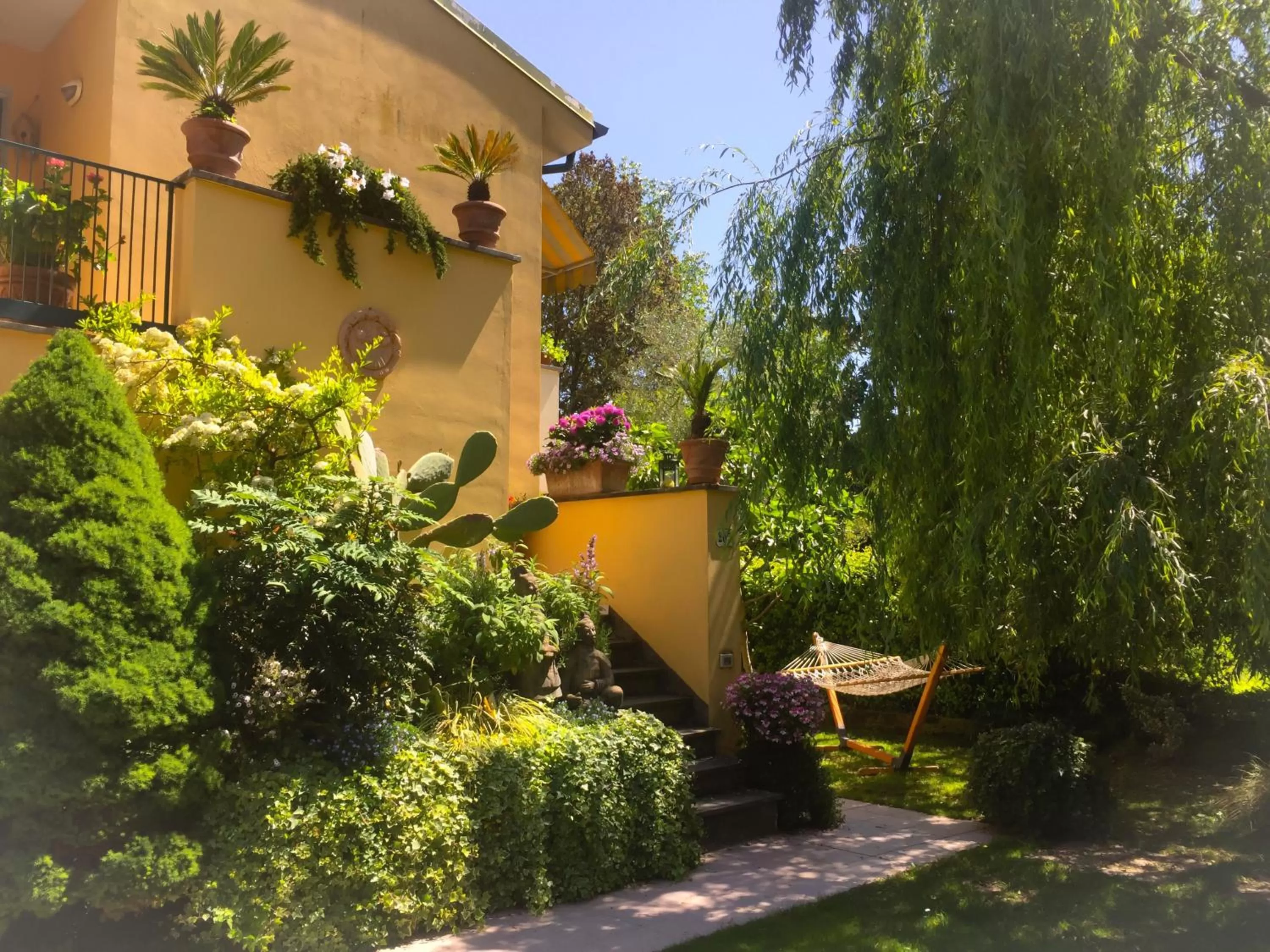 Facade/entrance in Le Pinette