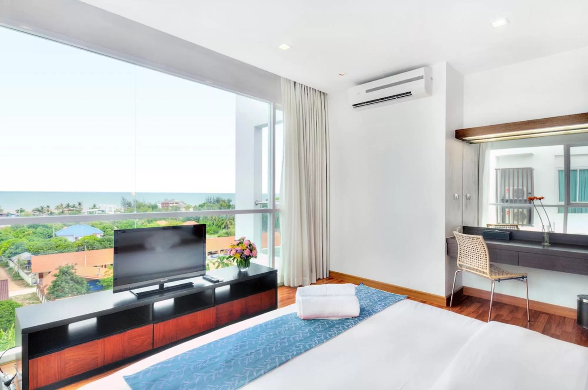 Royal Suite Three-Bedroom in Mida De Sea Hua Hin - SHA PLUS
